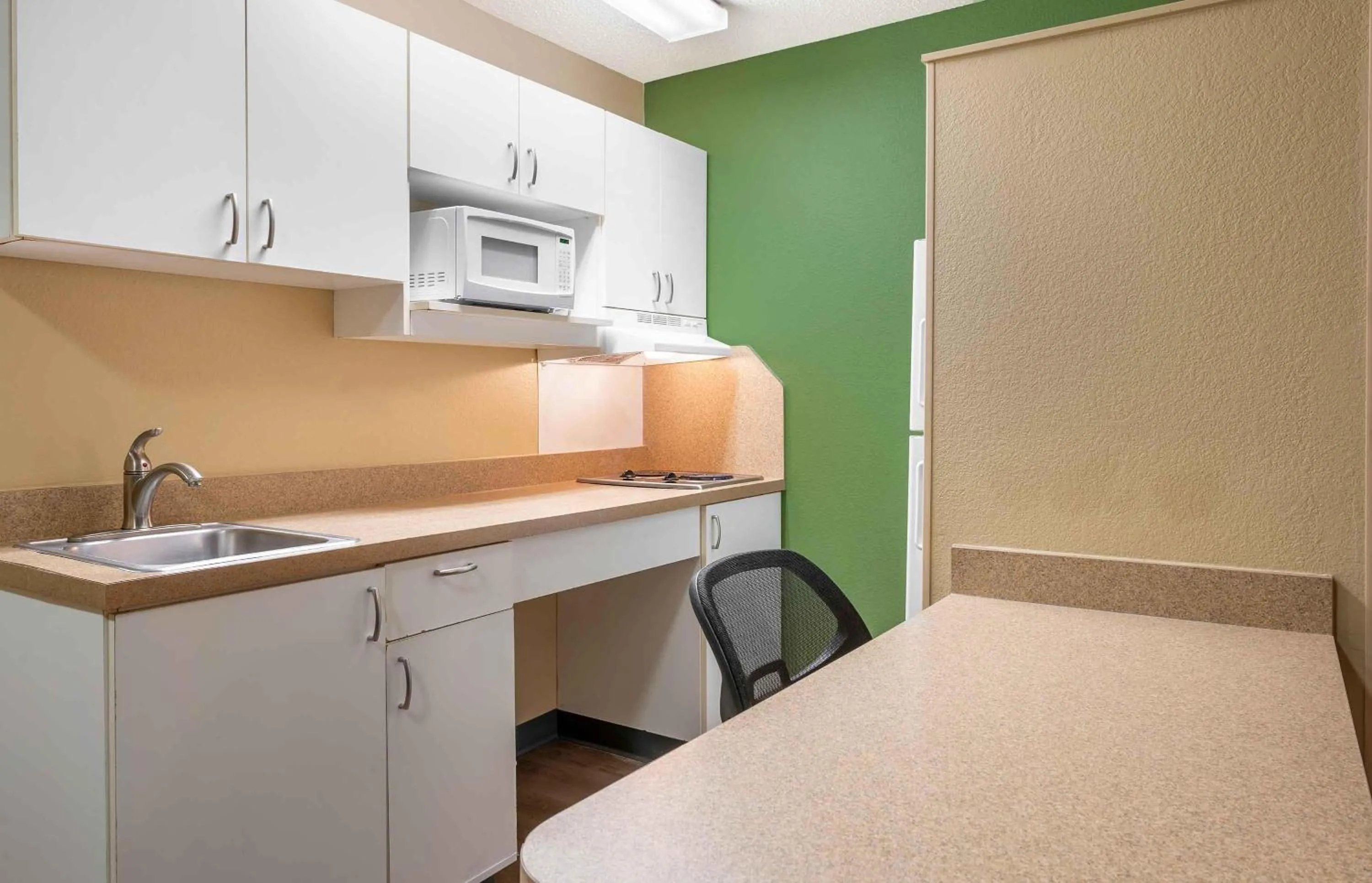 Kitchen or kitchenette in Extended Stay America Suites - Toledo - Holland