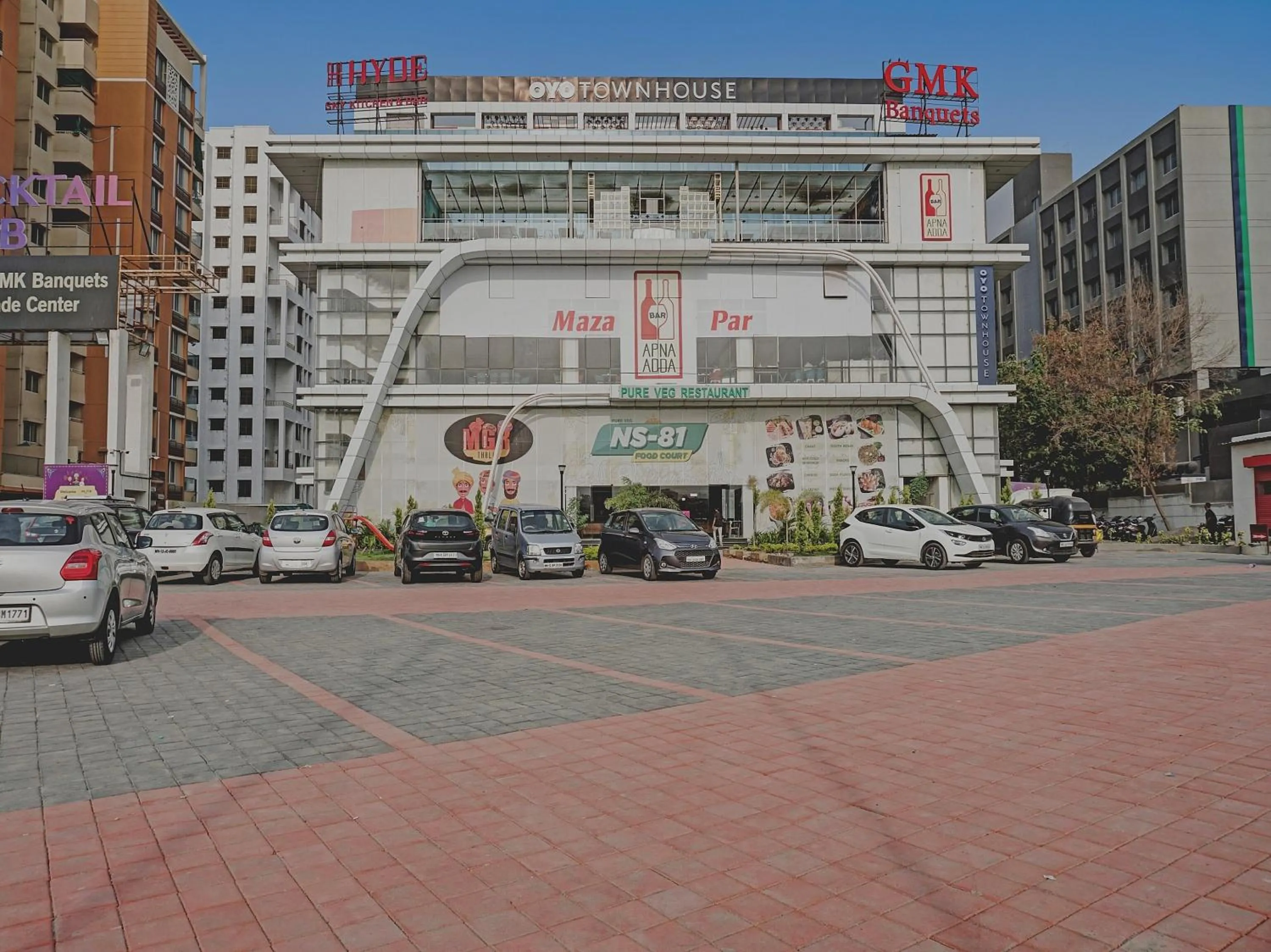 Facade/entrance in Townhouse Somani TC