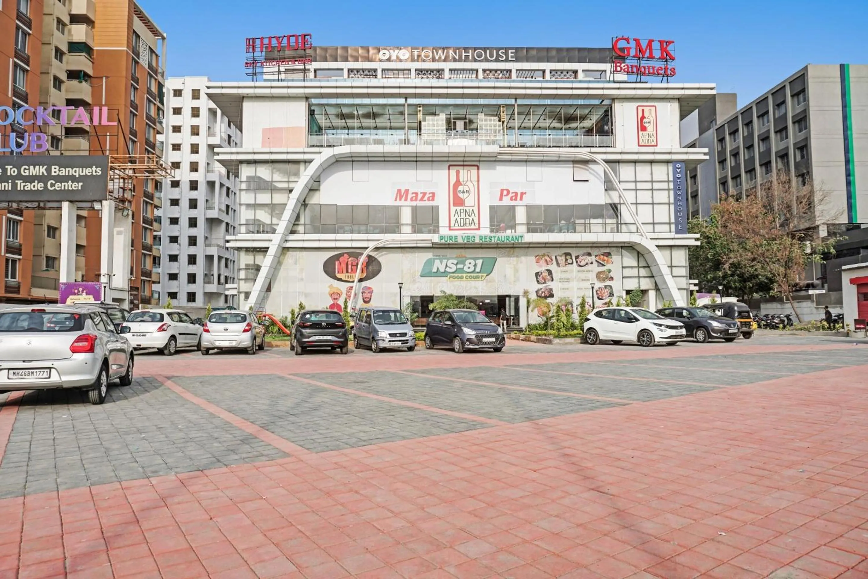 Facade/entrance in Townhouse Somani TC