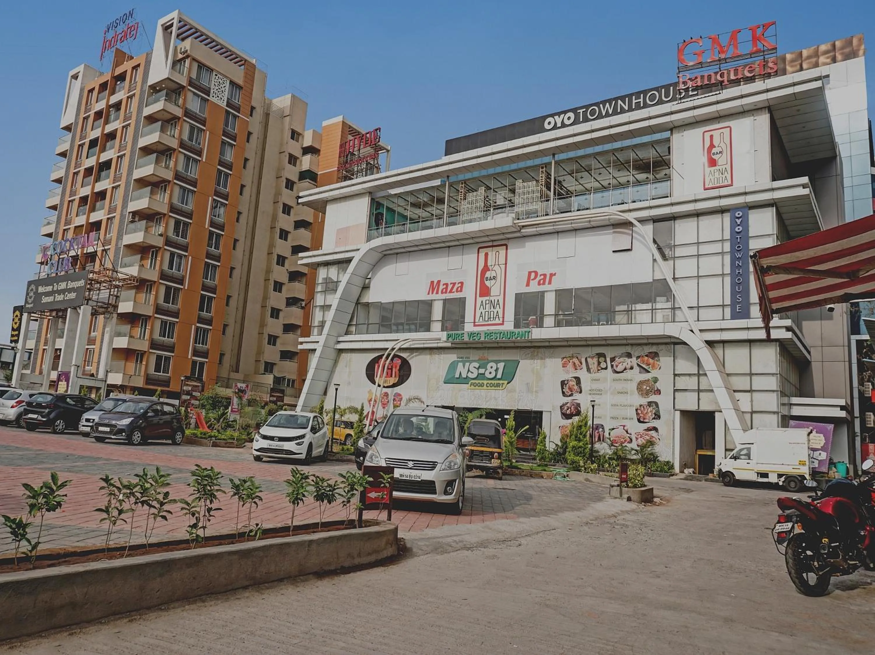 Facade/entrance in Townhouse Somani TC