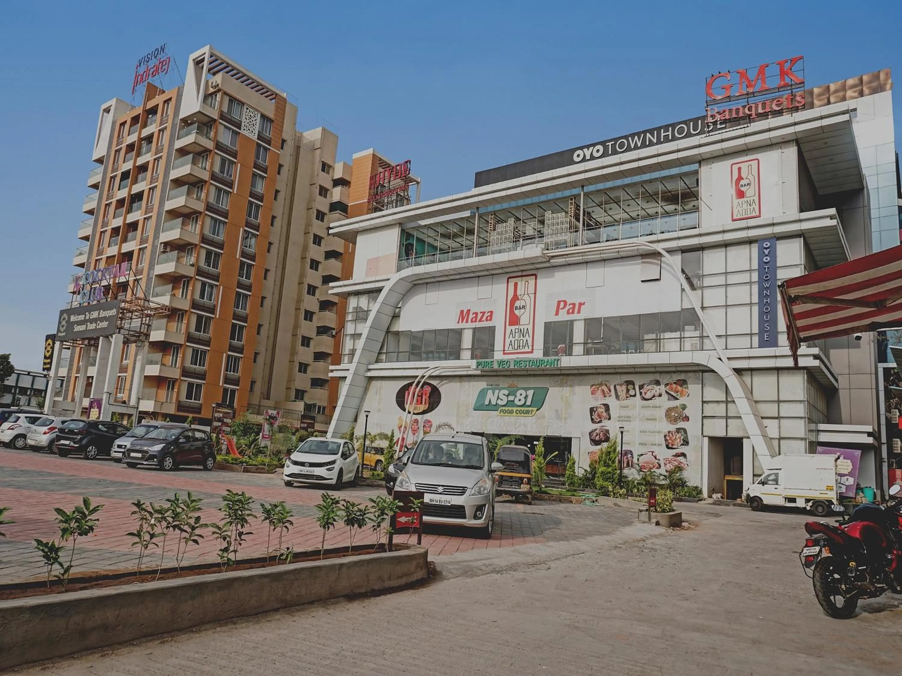 Facade/entrance in Townhouse Somani TC