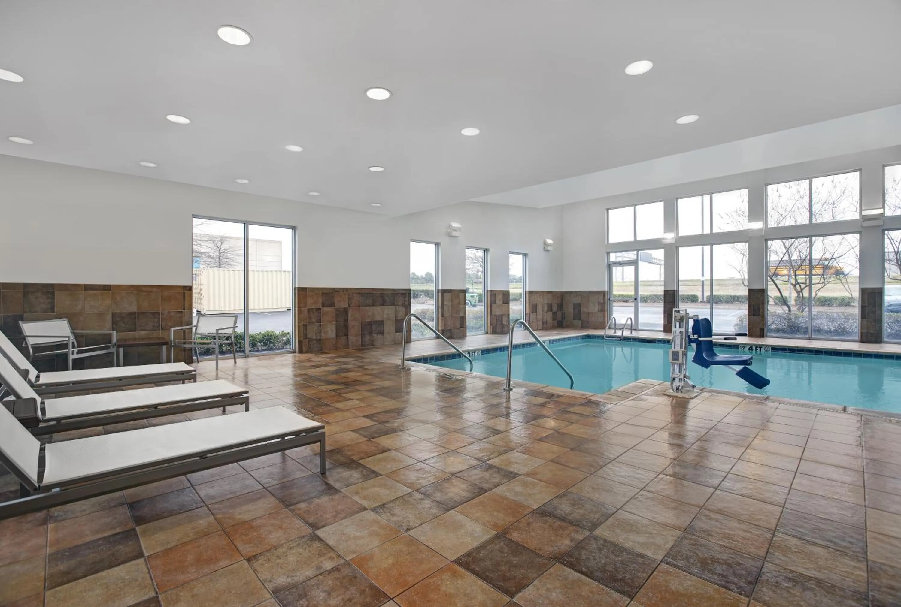 Swimming pool in Hyatt Place Jackson Ridgeland