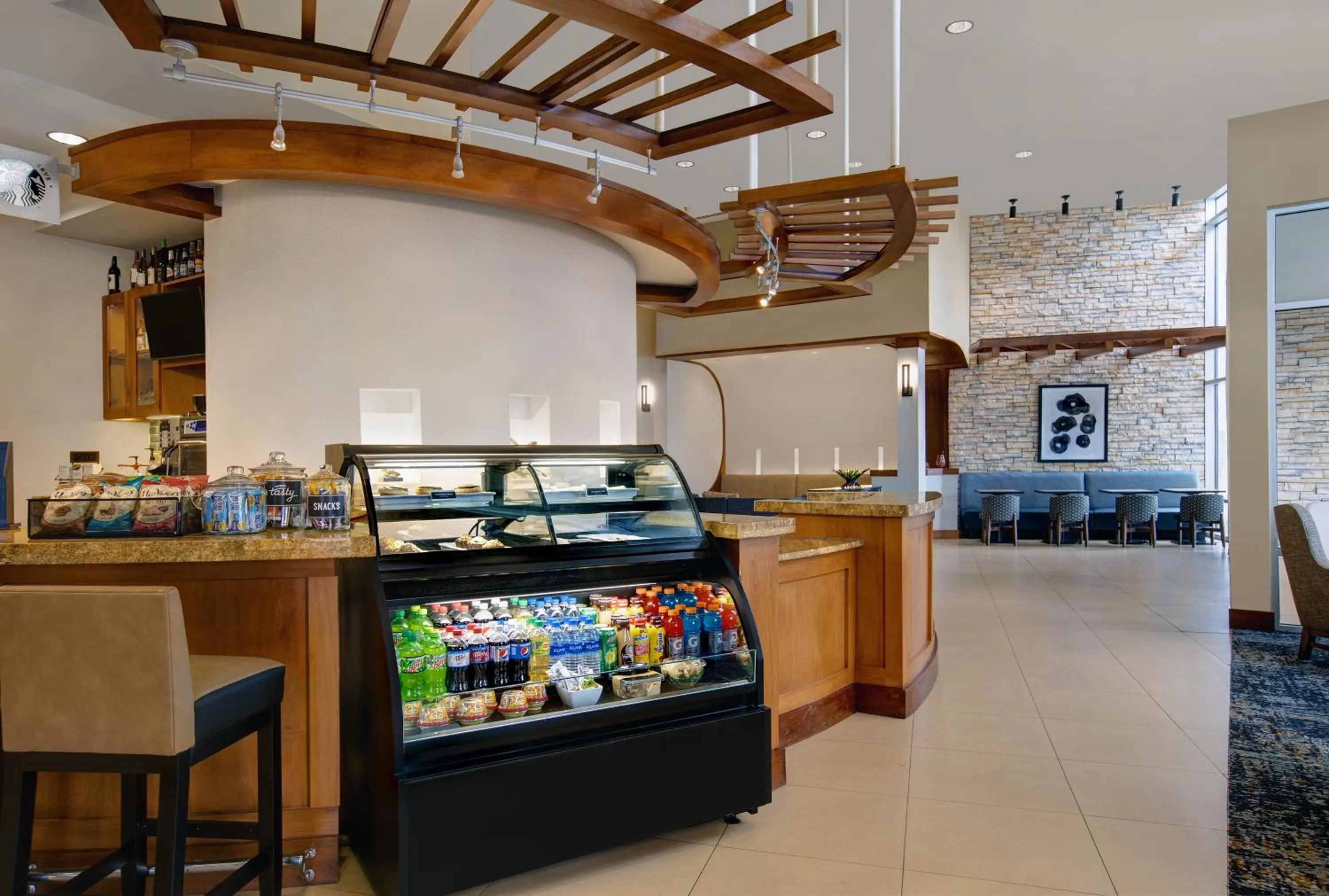 On-site shops in Hyatt Place Jackson Ridgeland