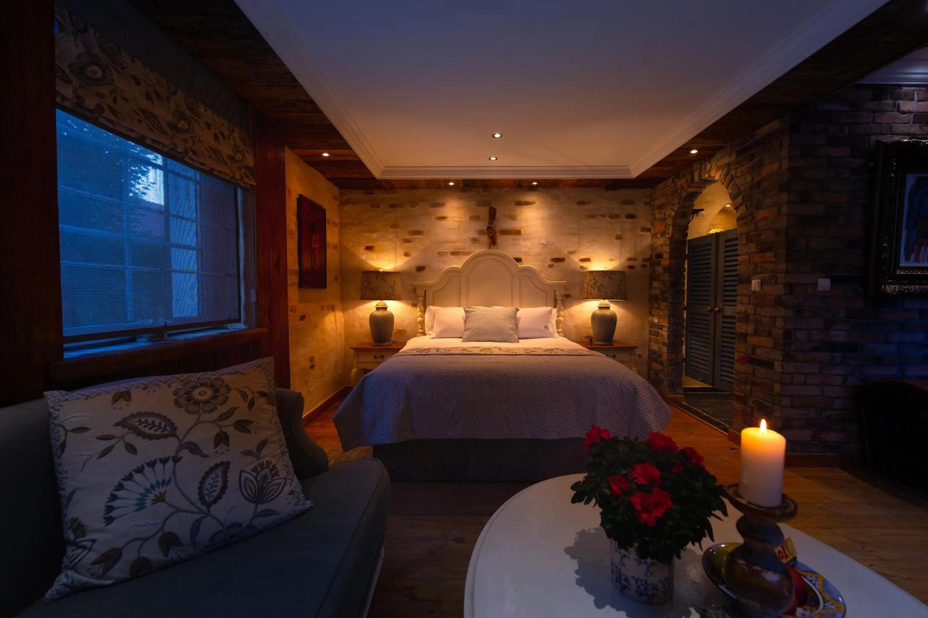 Bedroom, Bed in Paul's Fantasia Boutique Suites