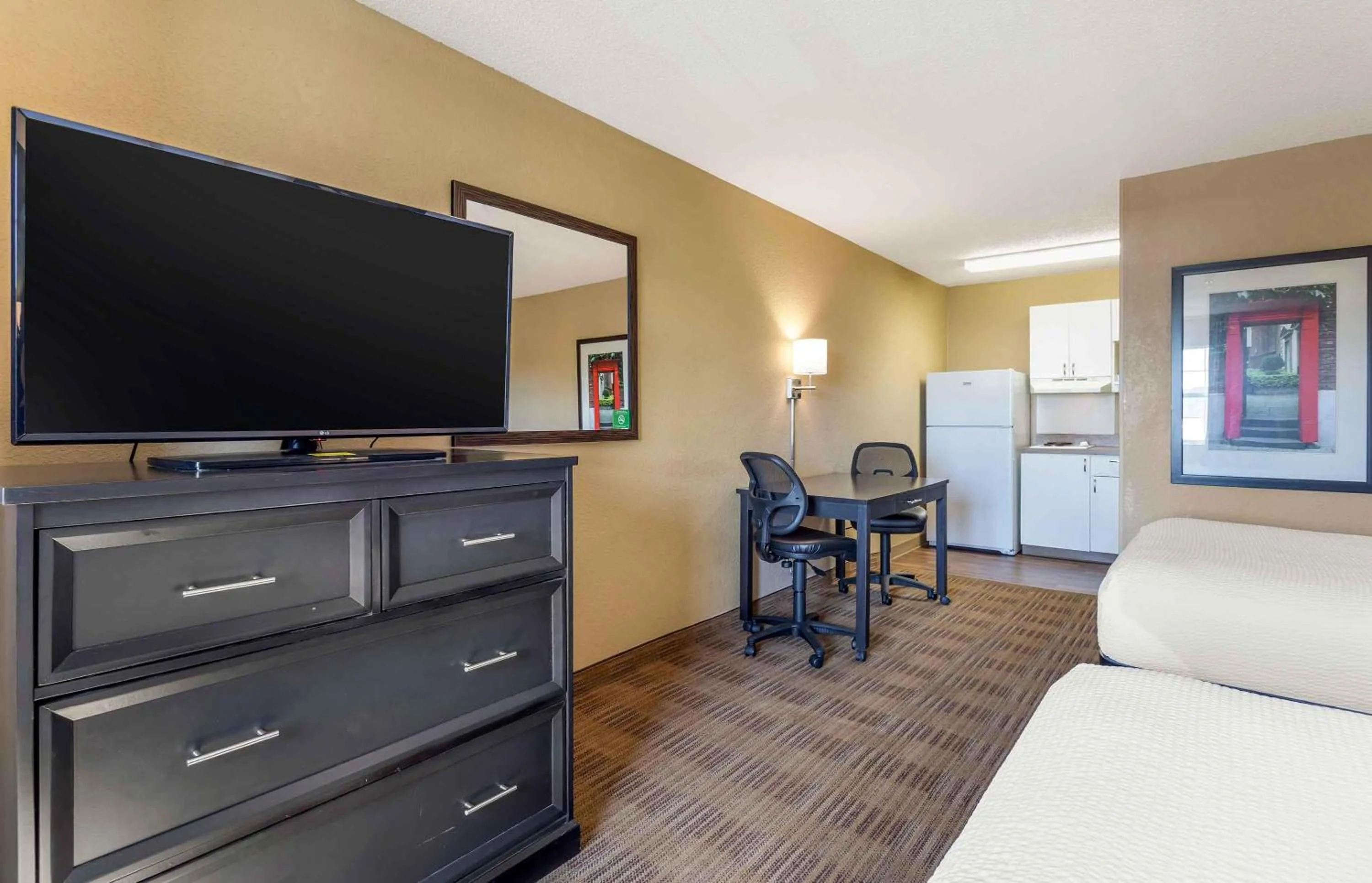 Bedroom, Bed in Extended Stay America Suites - Cincinnati - Springdale - I-275