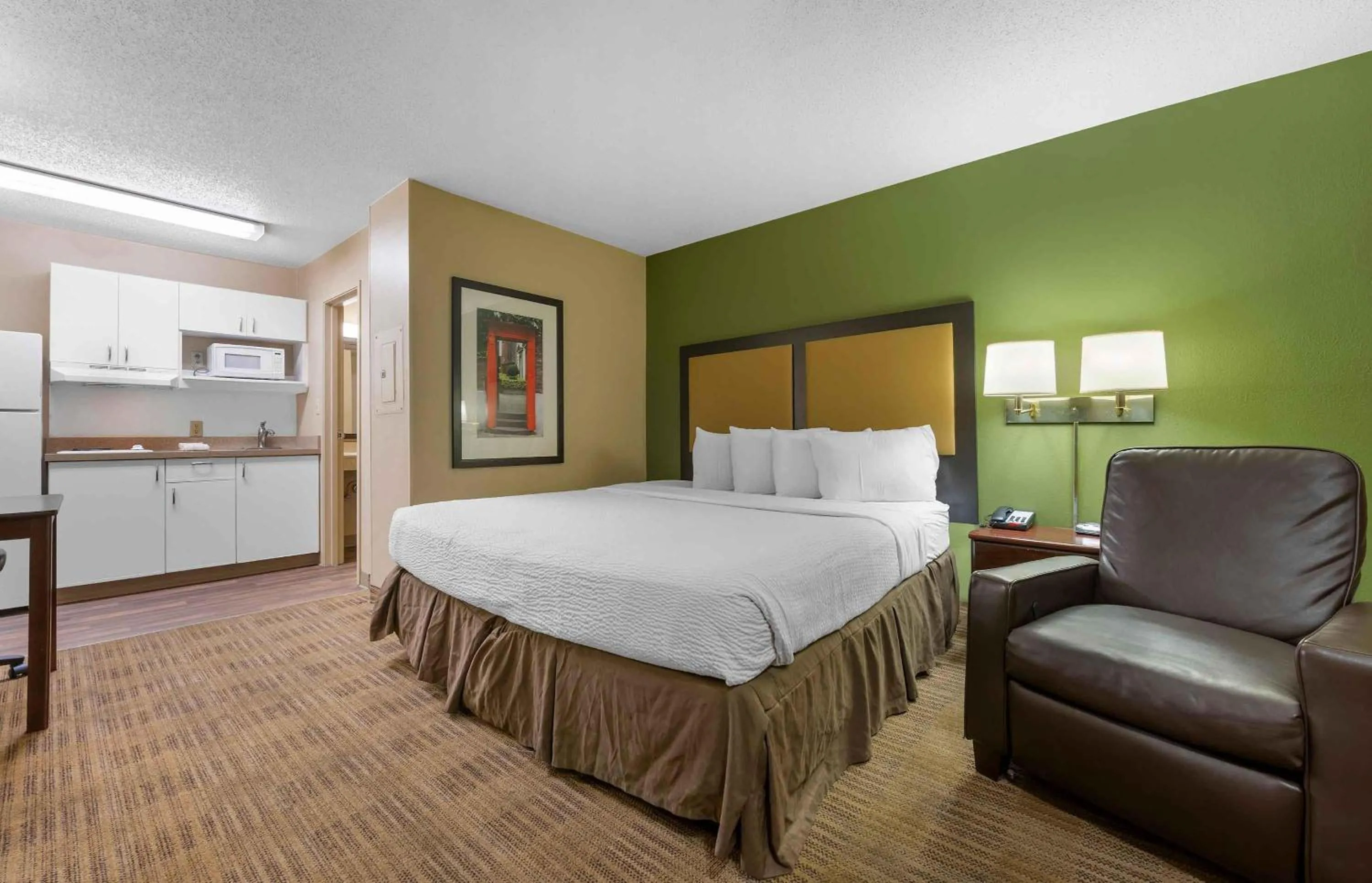 Bedroom, Bed in Extended Stay America Suites - Cincinnati - Springdale - I-275