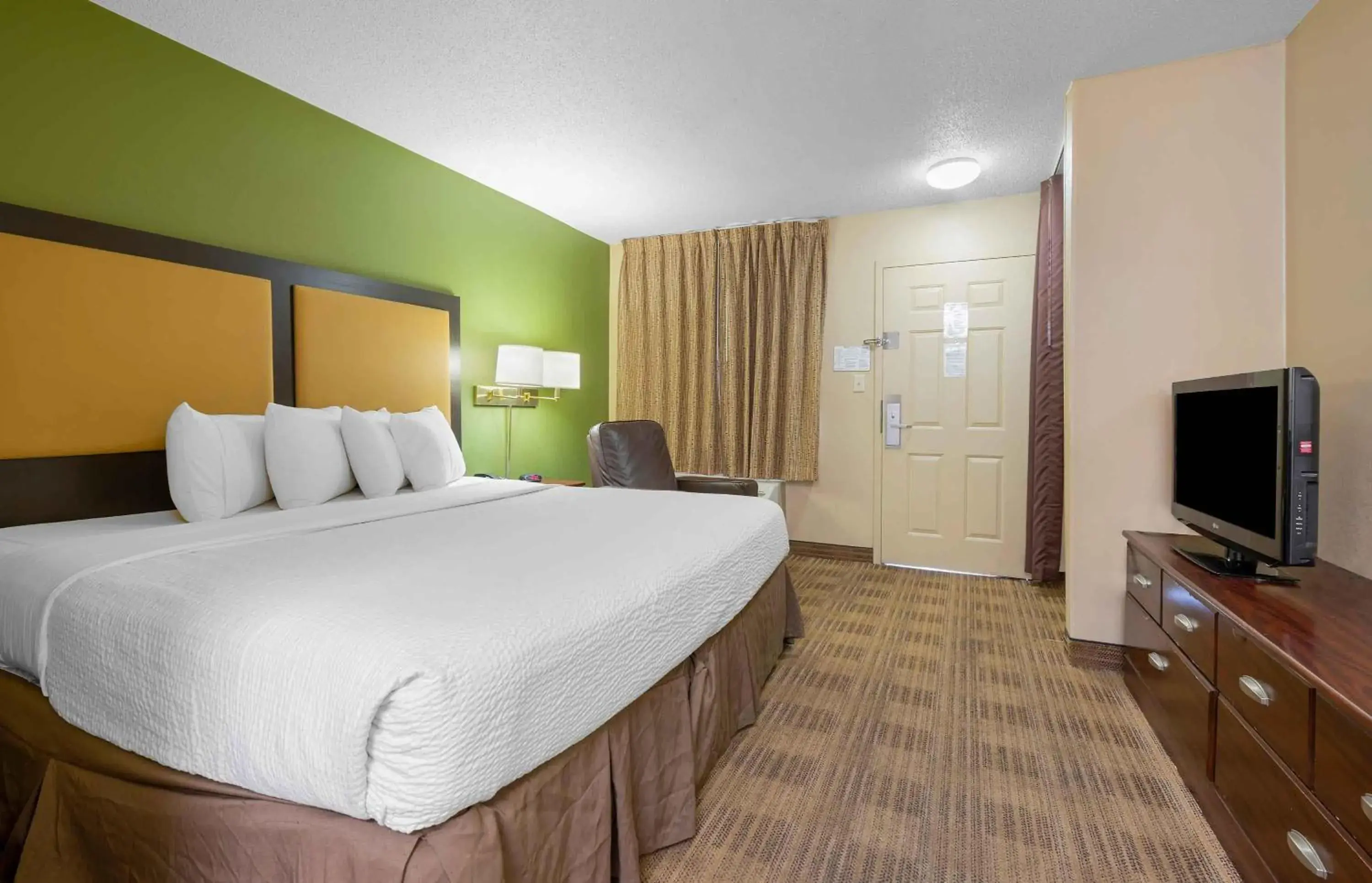 Studio with 1 King Bed - Non-Smoking in Extended Stay America Suites - Cincinnati - Springdale - I-275 Studio with 1 King Bed - Non-Smoking in Extended Stay America Suites - Cincinnati - Springdale - I-275