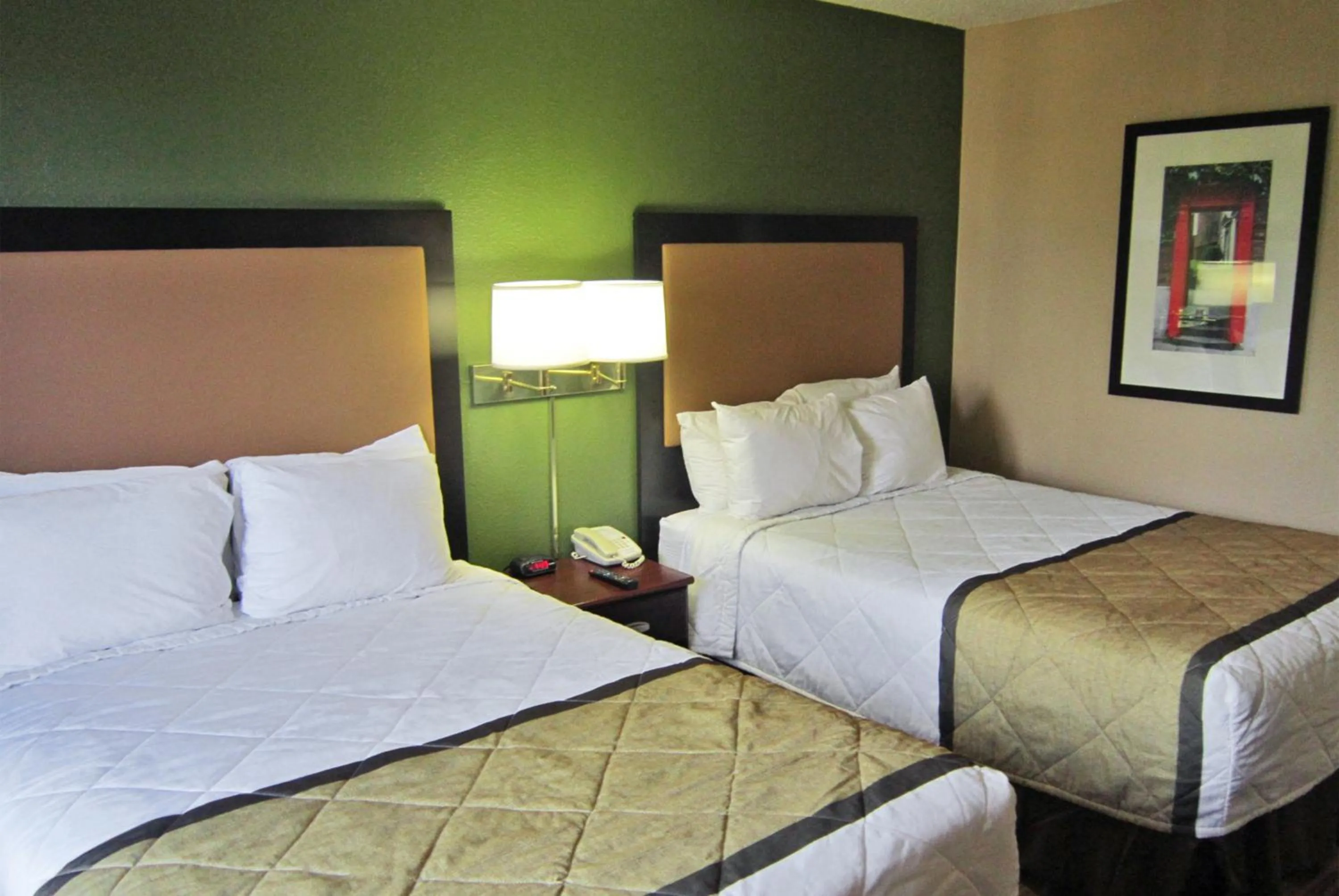 Bed in Extended Stay America Suites - Charleston - North Charleston