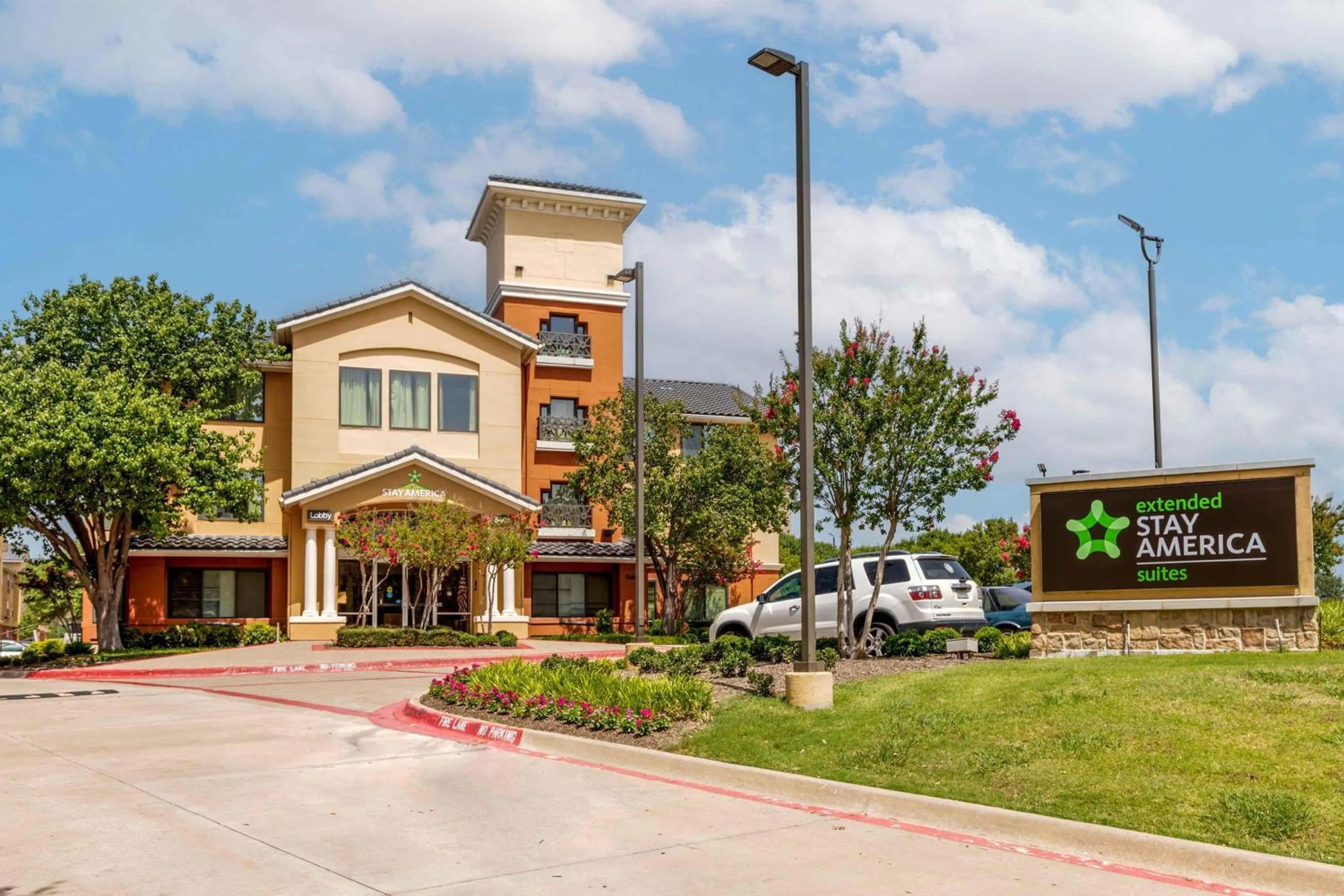 Property building in Extended Stay America Suites - Dallas - Las Colinas - Green Park Dr
