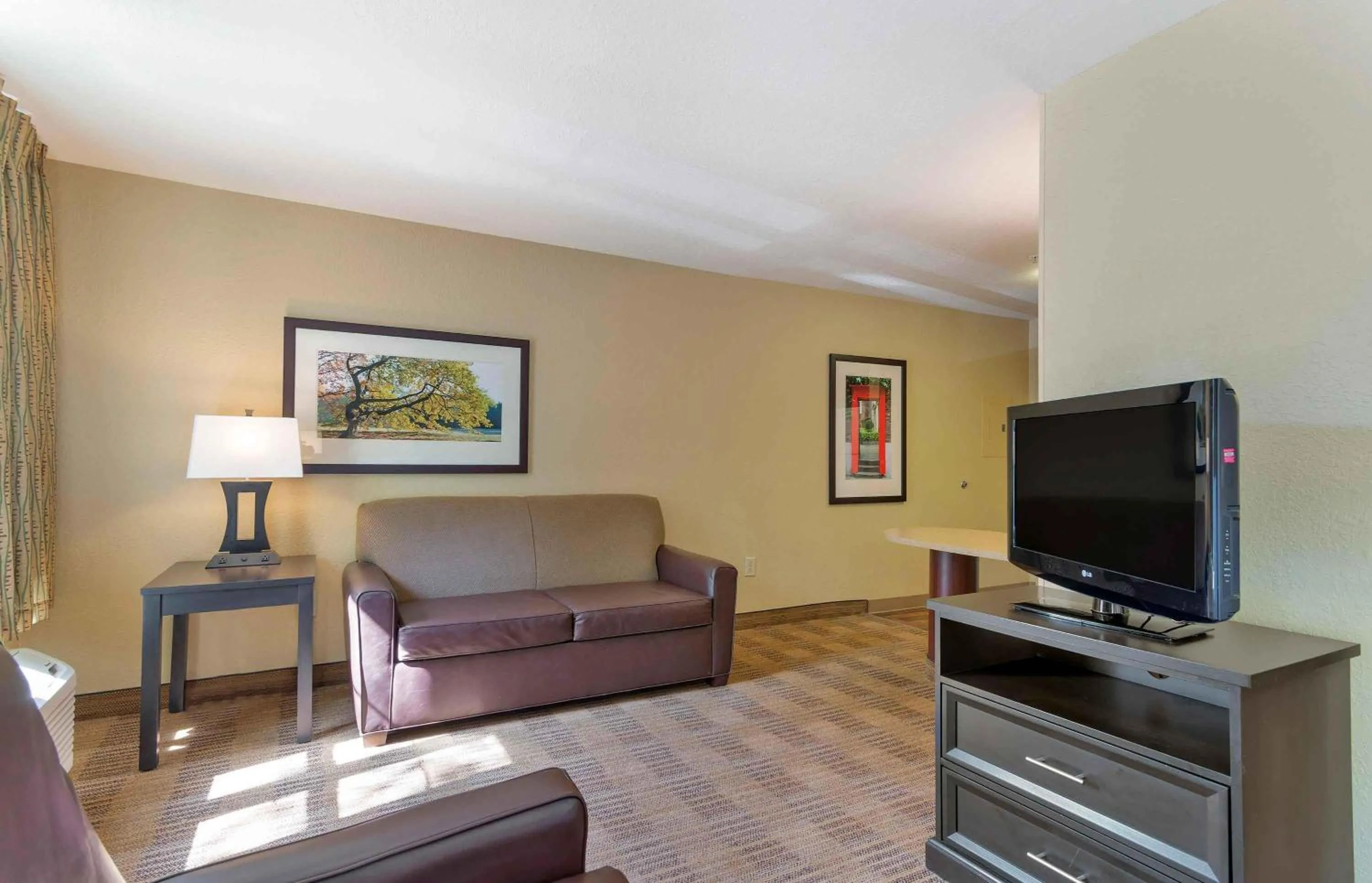 Bedroom in Extended Stay America Suites - Dallas - Las Colinas - Green Park Dr