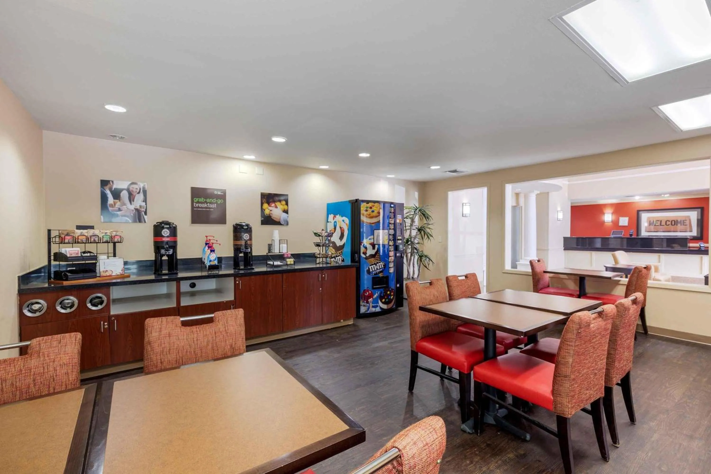 Restaurant/places to eat in Extended Stay America Suites - Dallas - Las Colinas - Green Park Dr