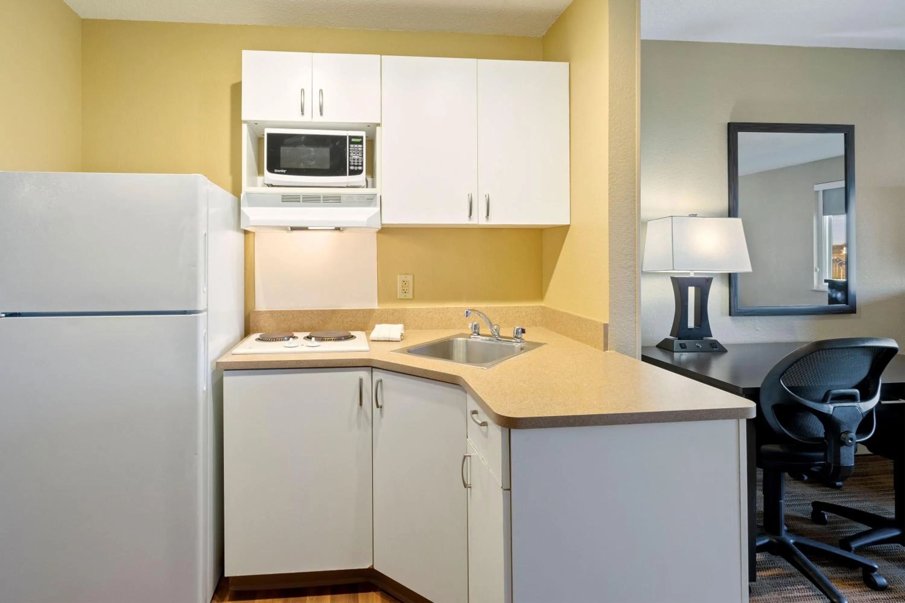 Kitchen or kitchenette in Extended Stay America Suites - Washington, DC - Springfield