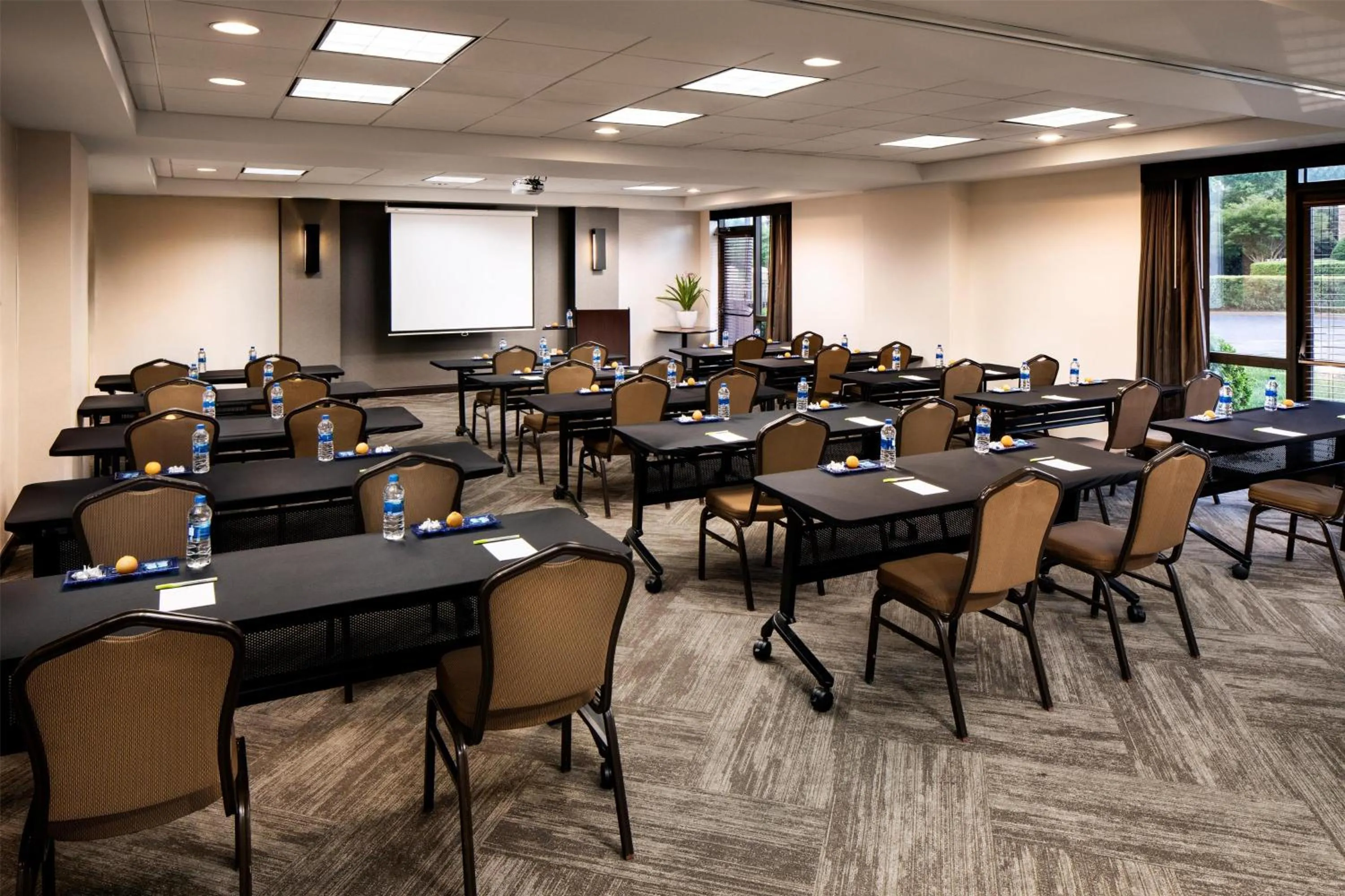 Meeting/conference room in Hyatt Place Charlotte Arrowood