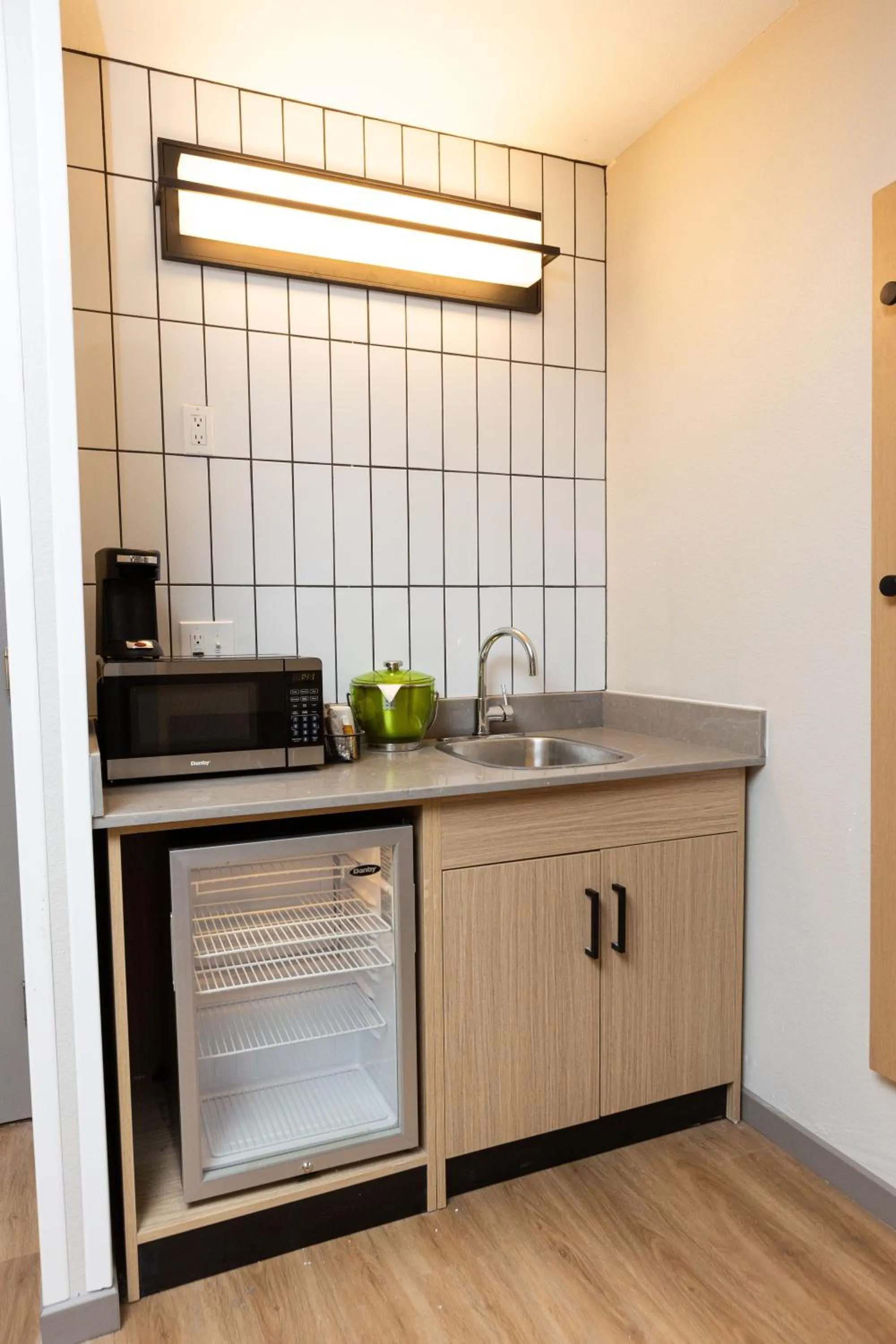 Kitchen or kitchenette in Hyatt Place Charlotte Arrowood