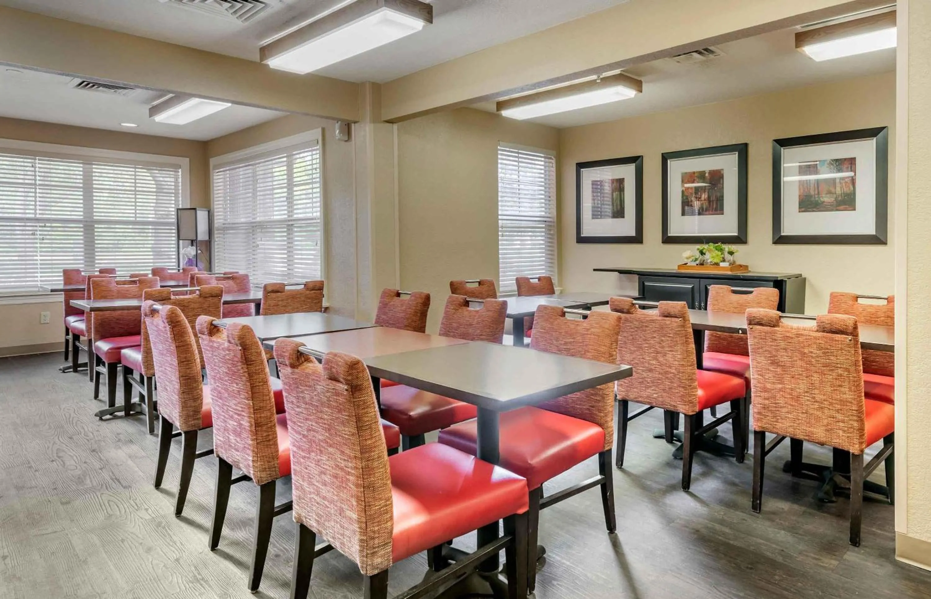 Restaurant/places to eat in Extended Stay America Suites - Jacksonville - Deerwood Park