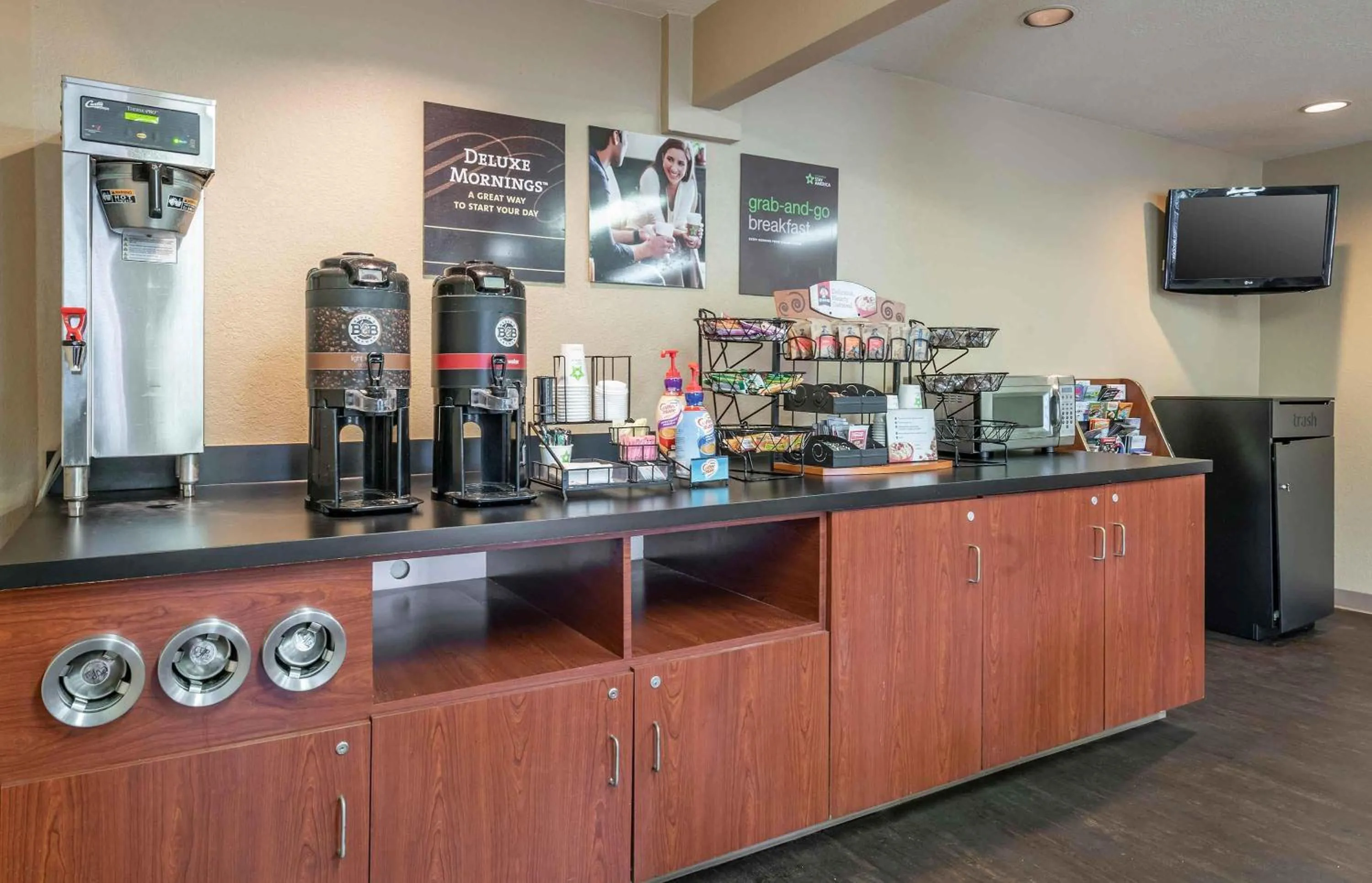 Breakfast in Extended Stay America Suites - Jacksonville - Deerwood Park