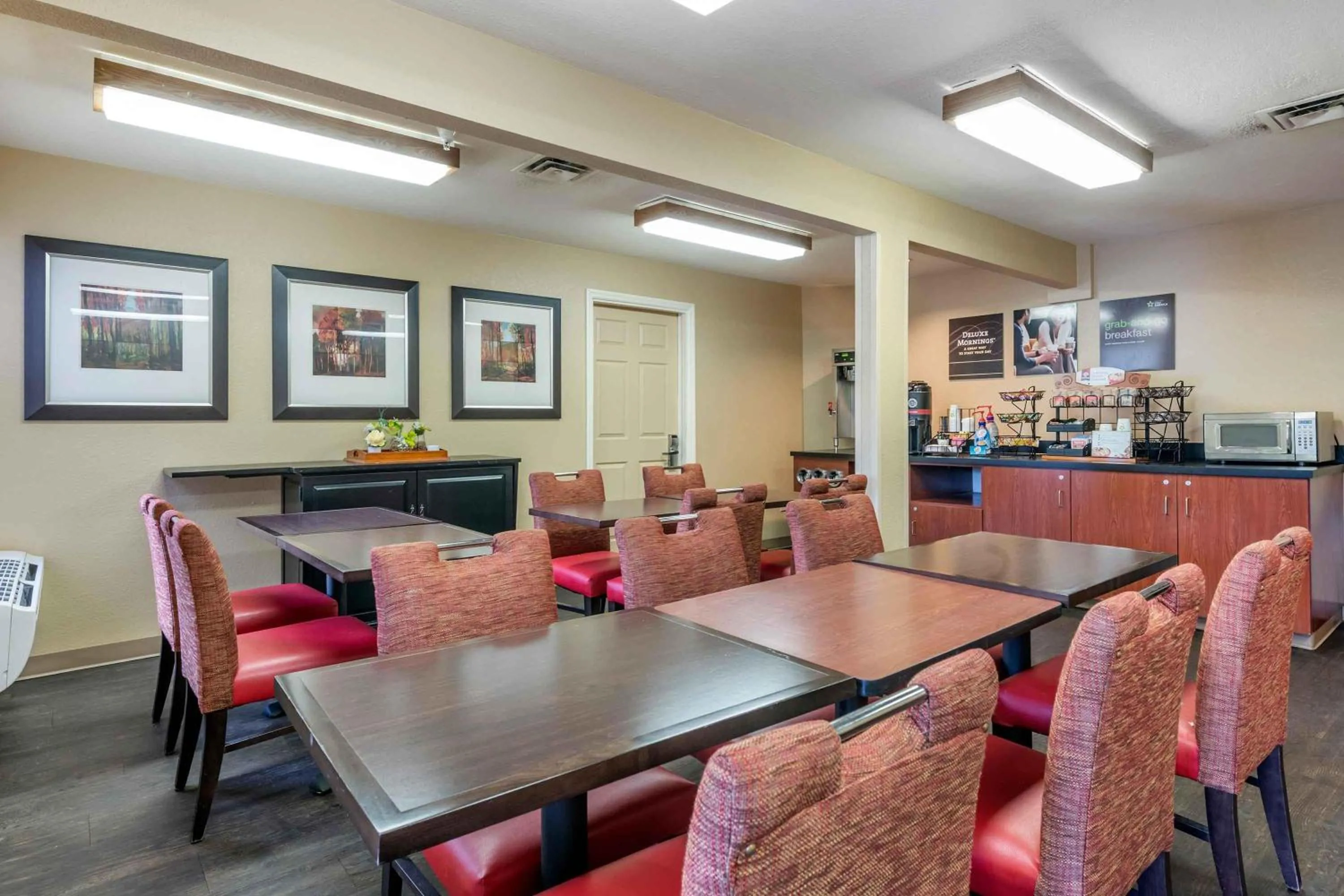 Restaurant/places to eat in Extended Stay America Suites - Jacksonville - Deerwood Park