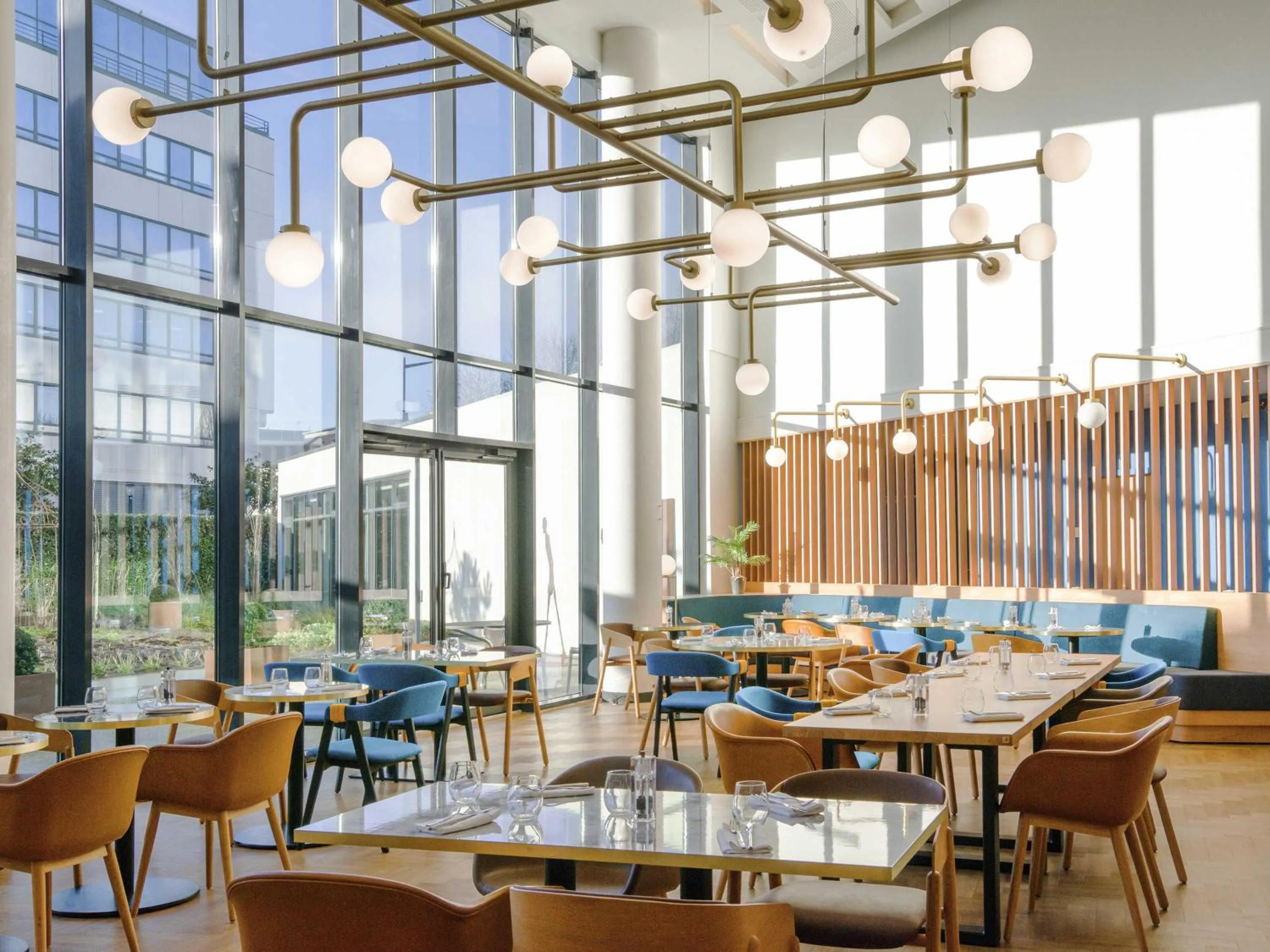 Restaurant/places to eat in Novotel Le Havre Centre Gare
