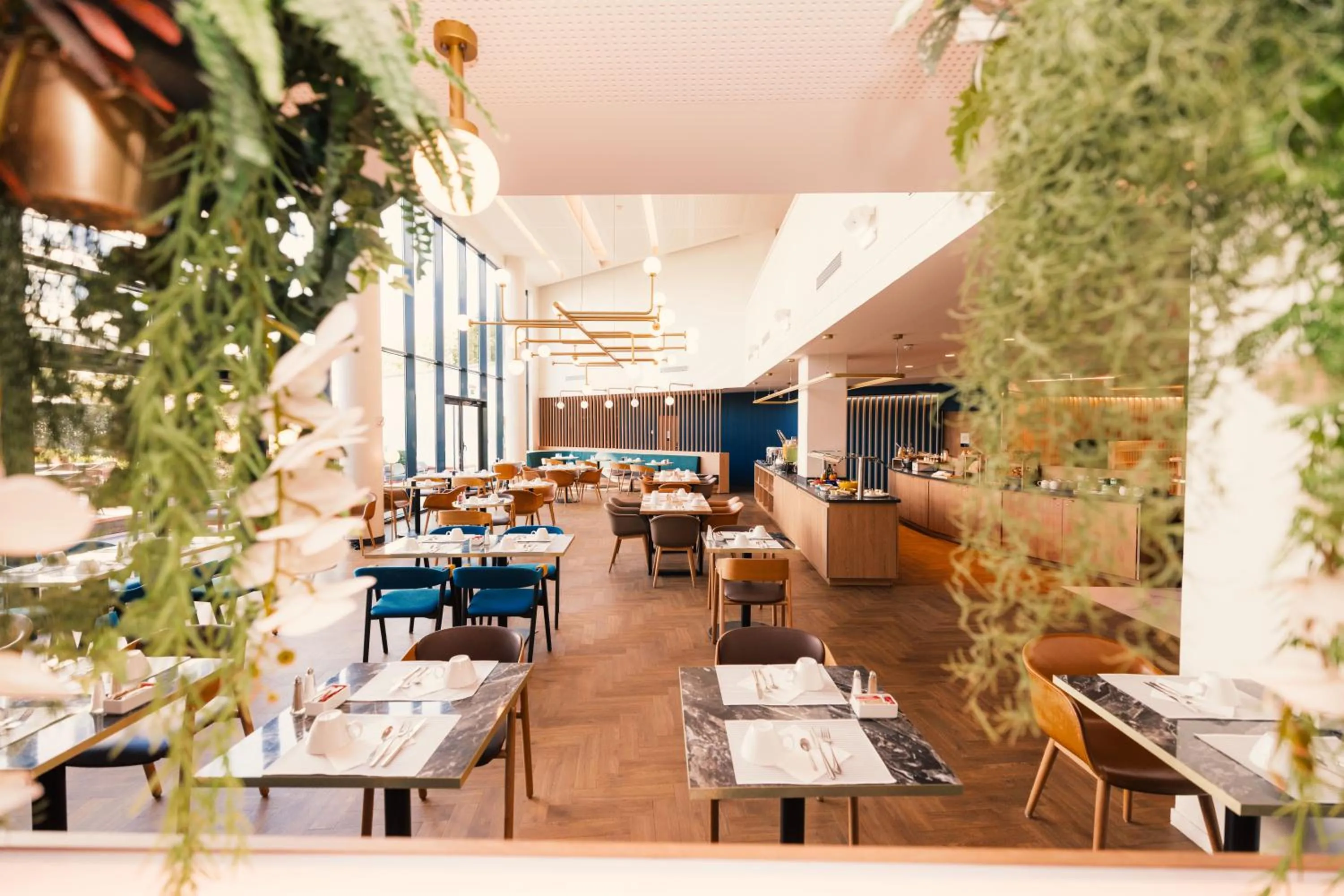 Restaurant/places to eat in Novotel Le Havre Centre Gare