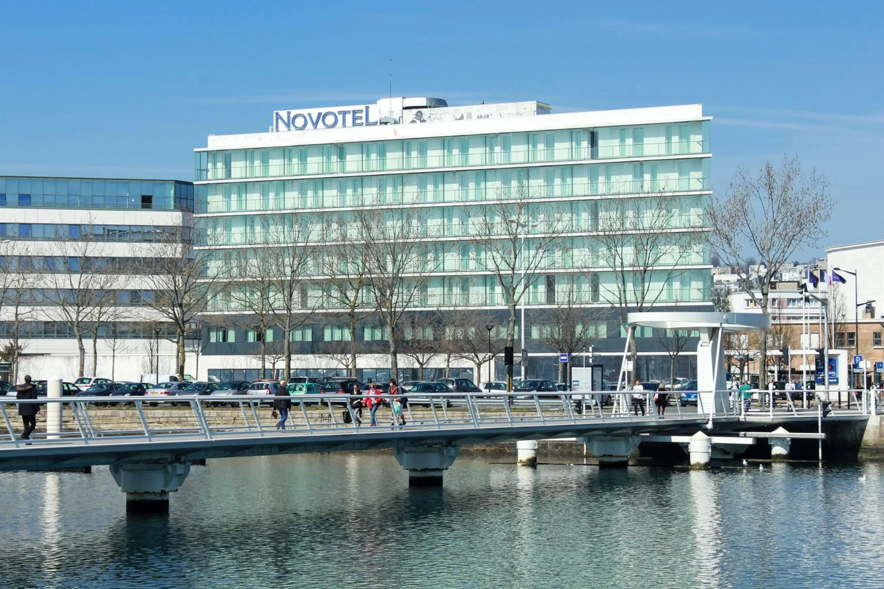 Facade/entrance in Novotel Le Havre Centre Gare