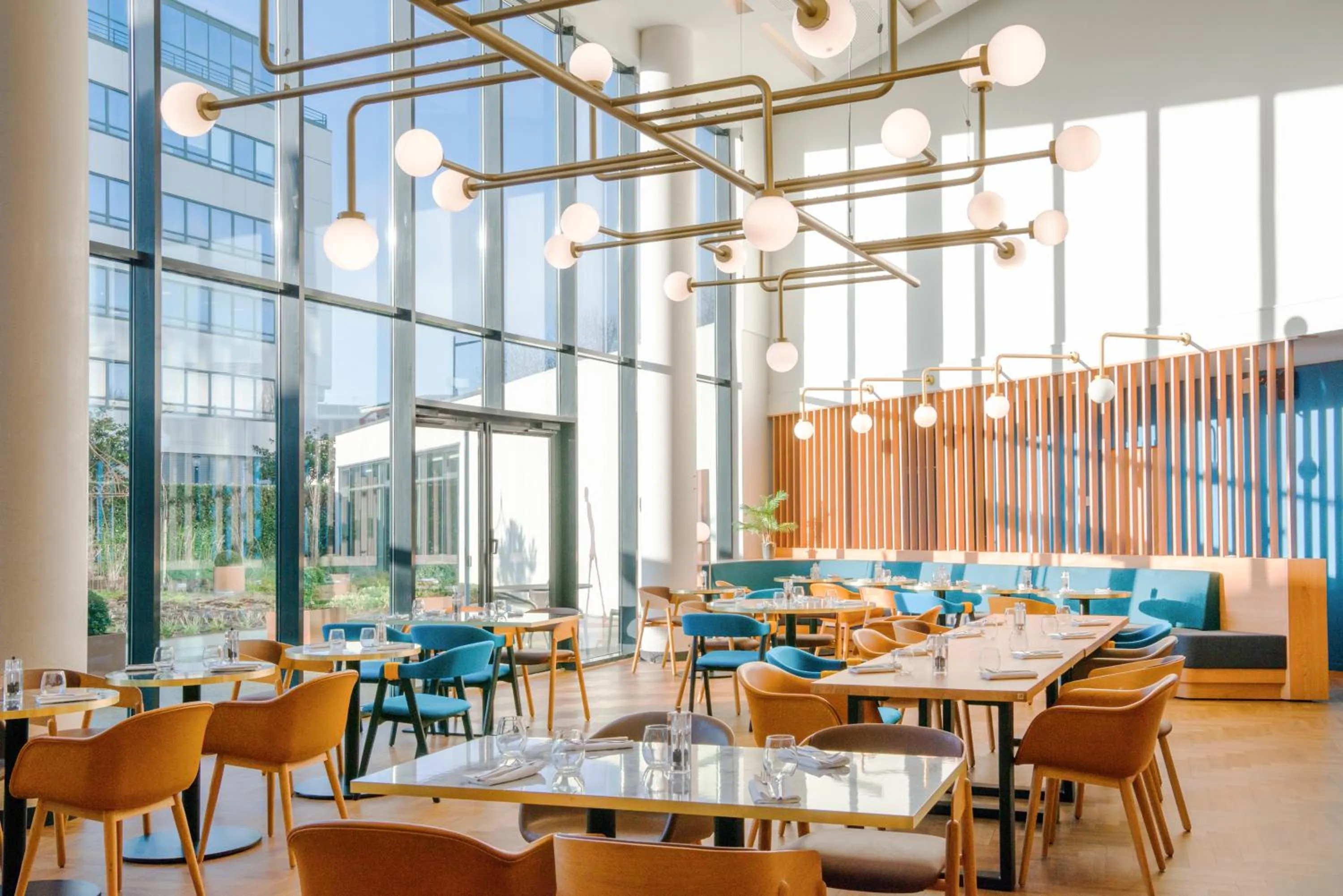 Restaurant/places to eat in Novotel Le Havre Centre Gare