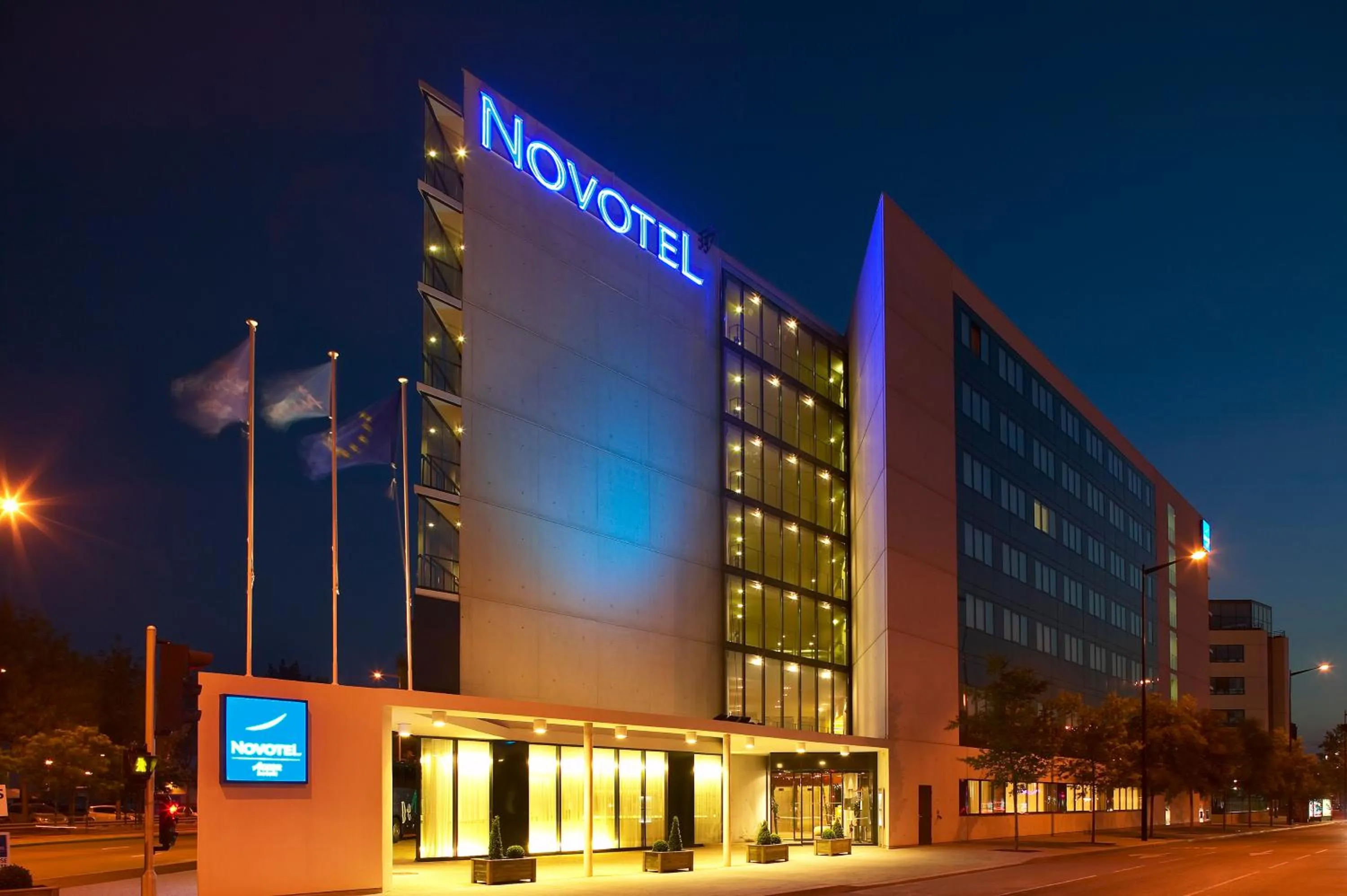 Facade/entrance in Novotel Le Havre Centre Gare