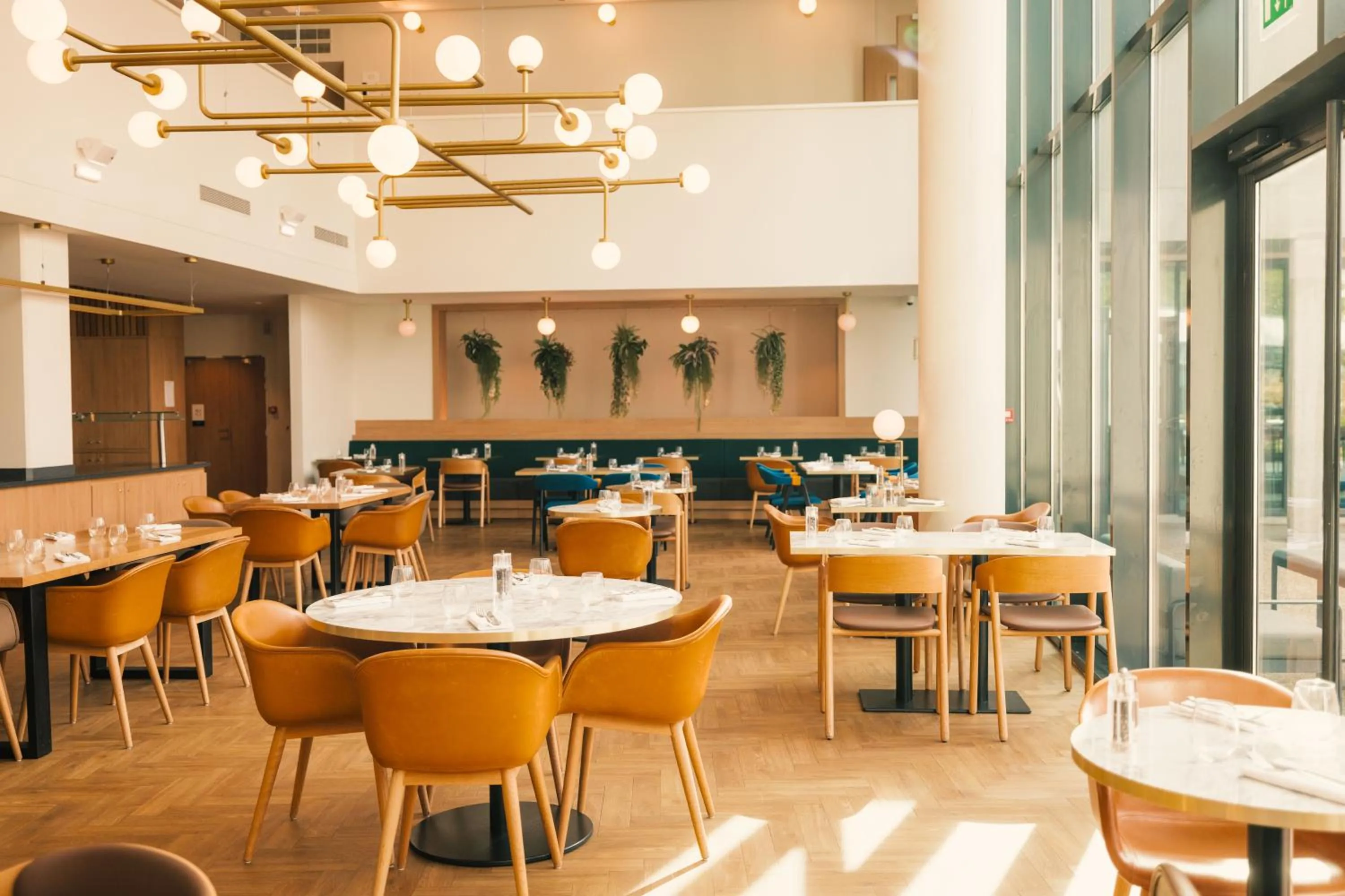 Restaurant/places to eat in Novotel Le Havre Centre Gare