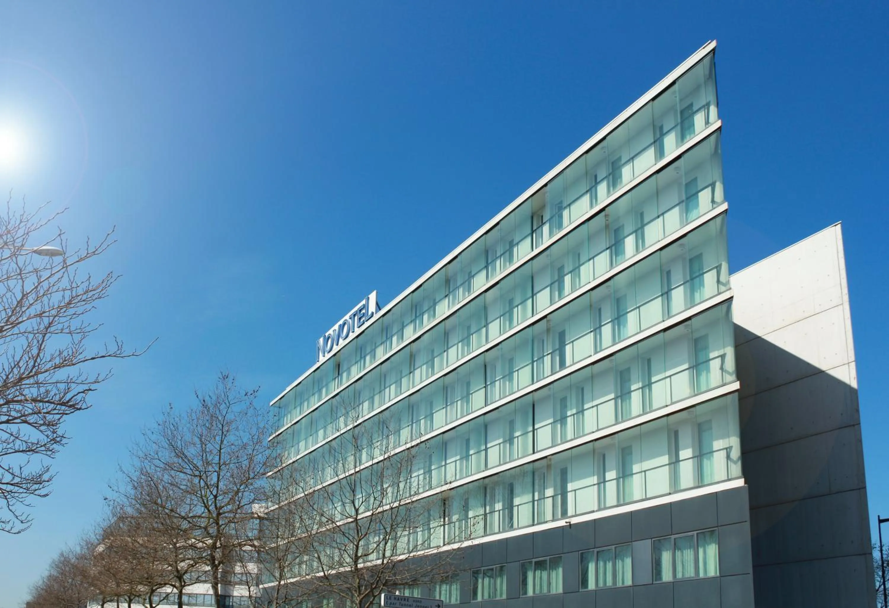 Facade/entrance in Novotel Le Havre Centre Gare