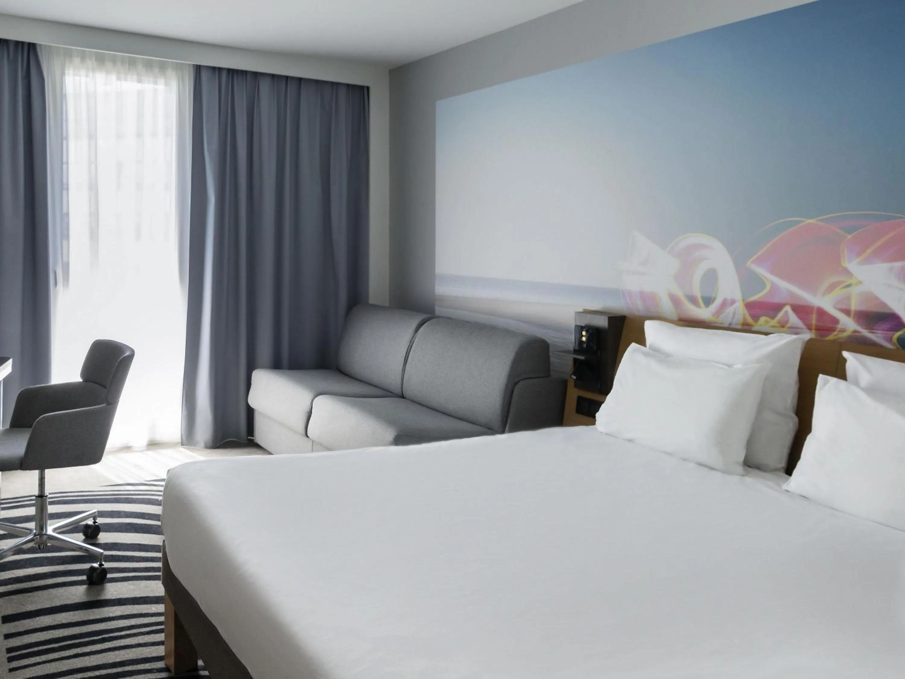 Bedroom, Bed in Novotel Le Havre Centre Gare