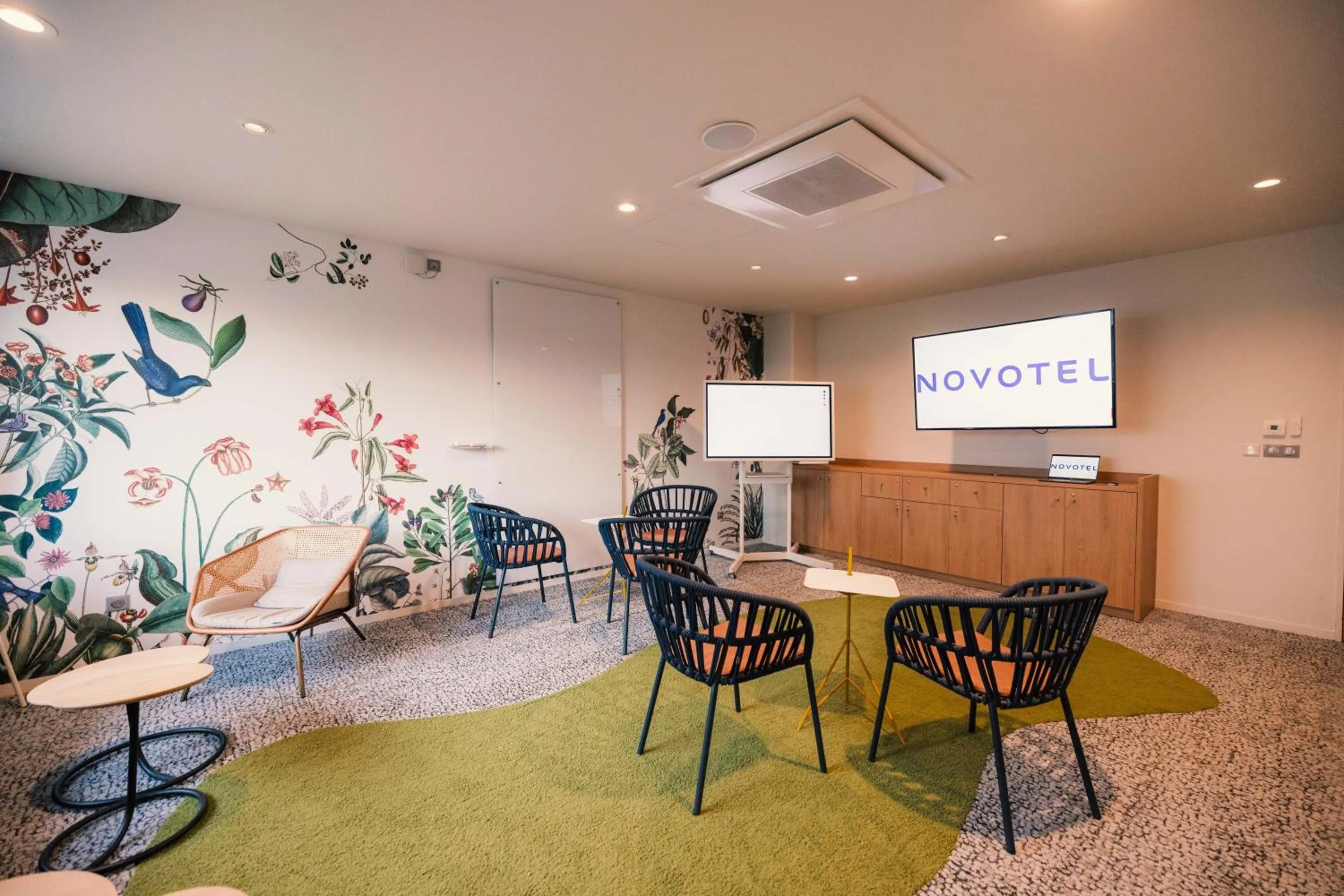 Meeting/conference room in Novotel Le Havre Centre Gare