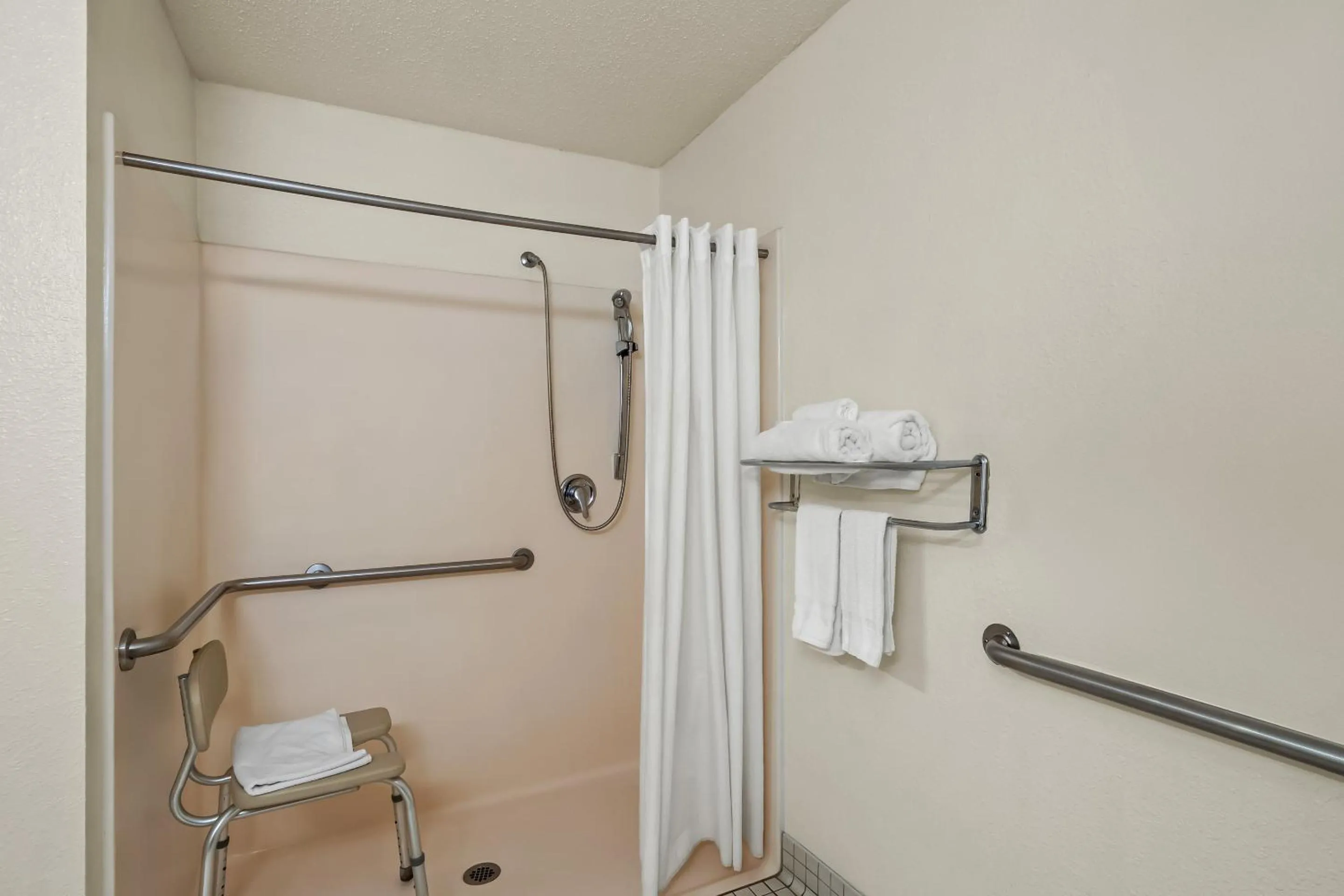 Other in HomeTowne Studios by Red Roof Detroit - Livonia