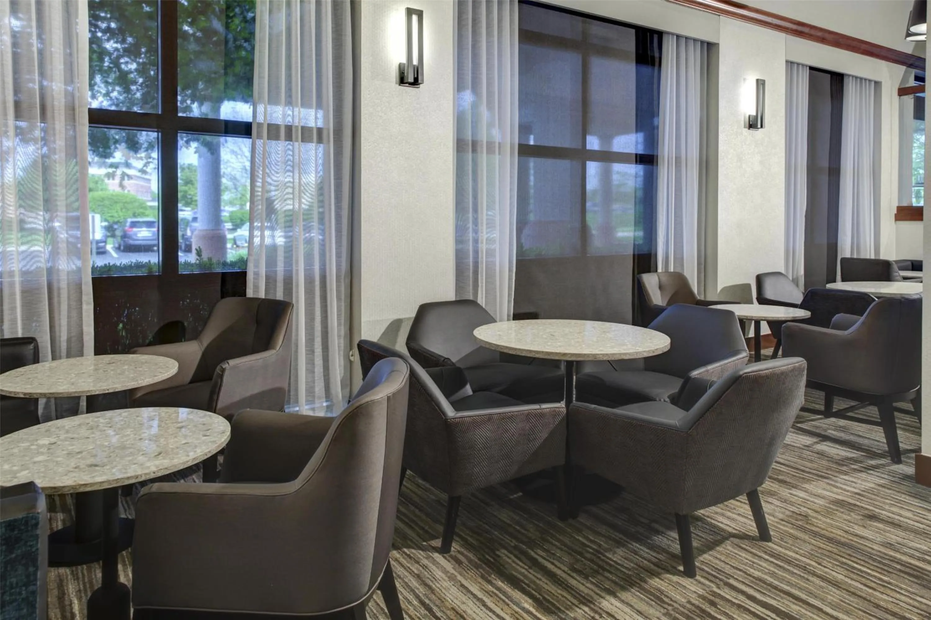 Lounge or bar in Hyatt Place Detroit/Livonia