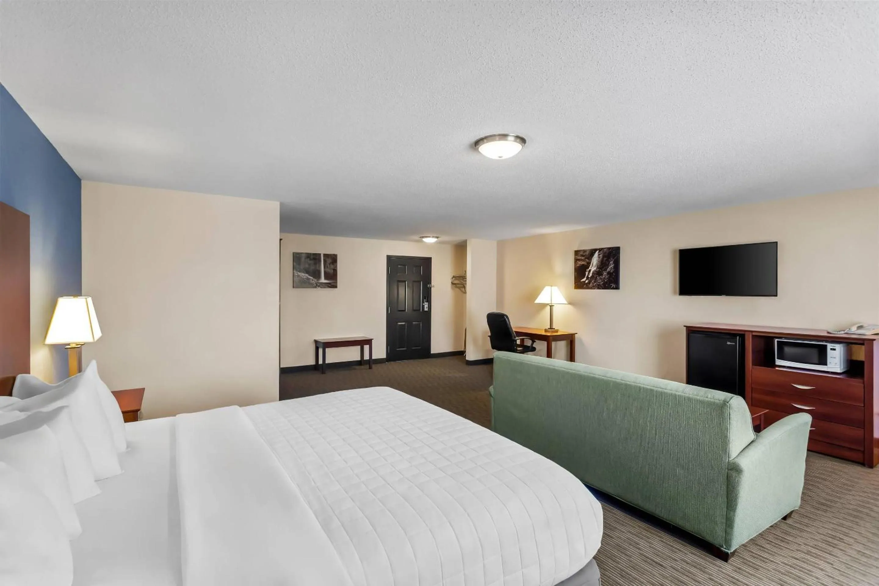 Bedroom, Bed in Rodeway Inn