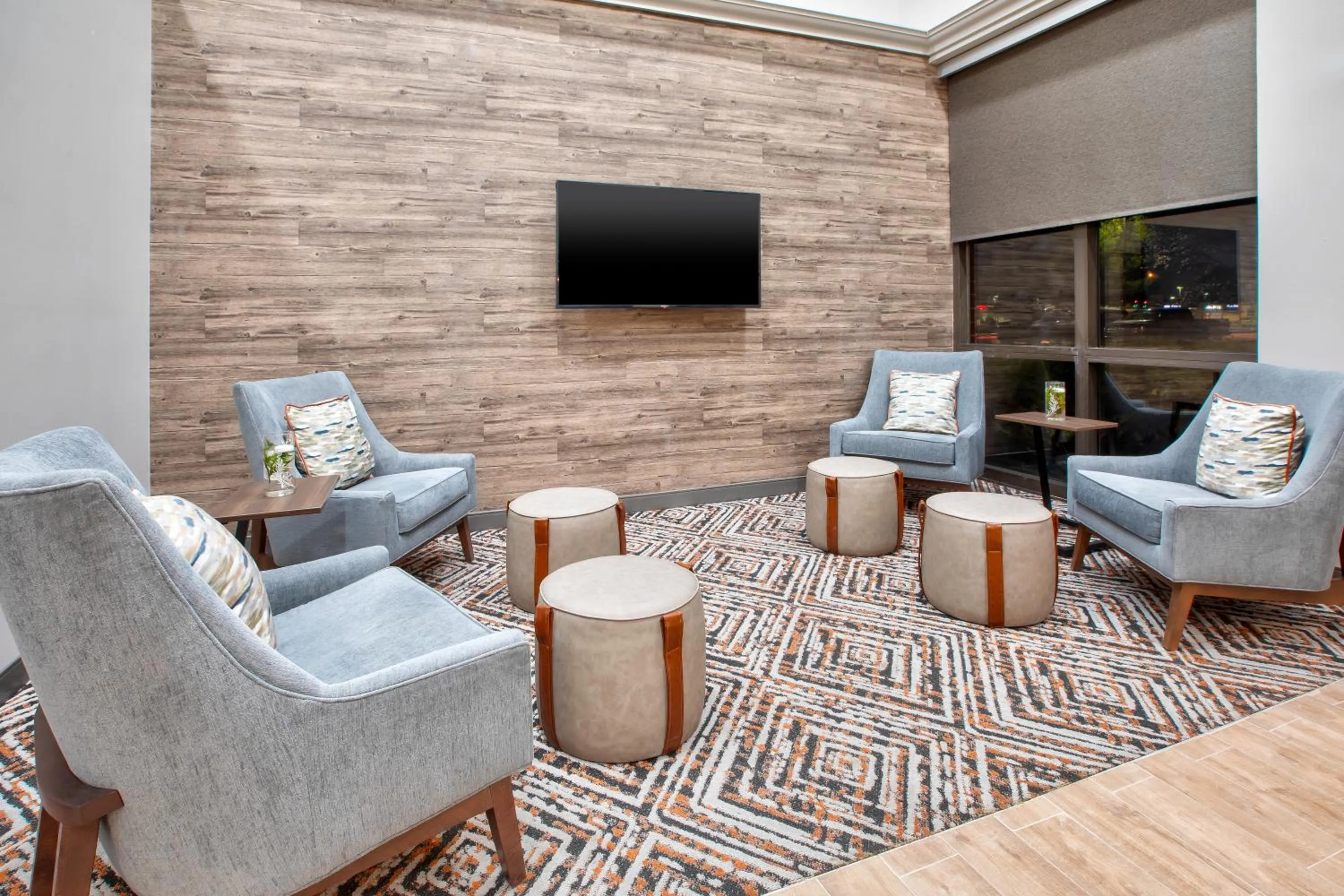 Communal lounge/ TV room in Candlewood Suites - Cincinnati Northeast - Mason by IHG
