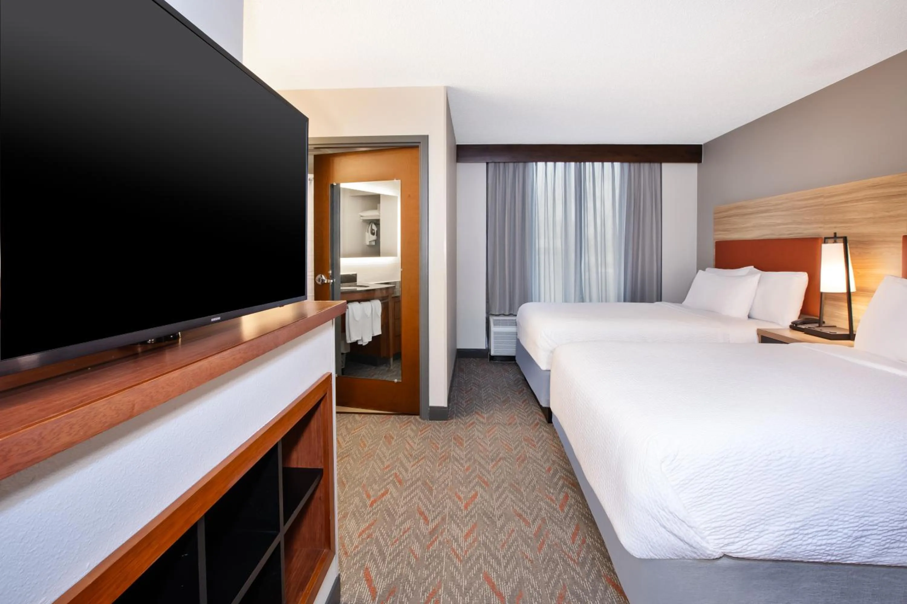 TV and multimedia, Bed in Candlewood Suites - Cincinnati Northeast - Mason by IHG
