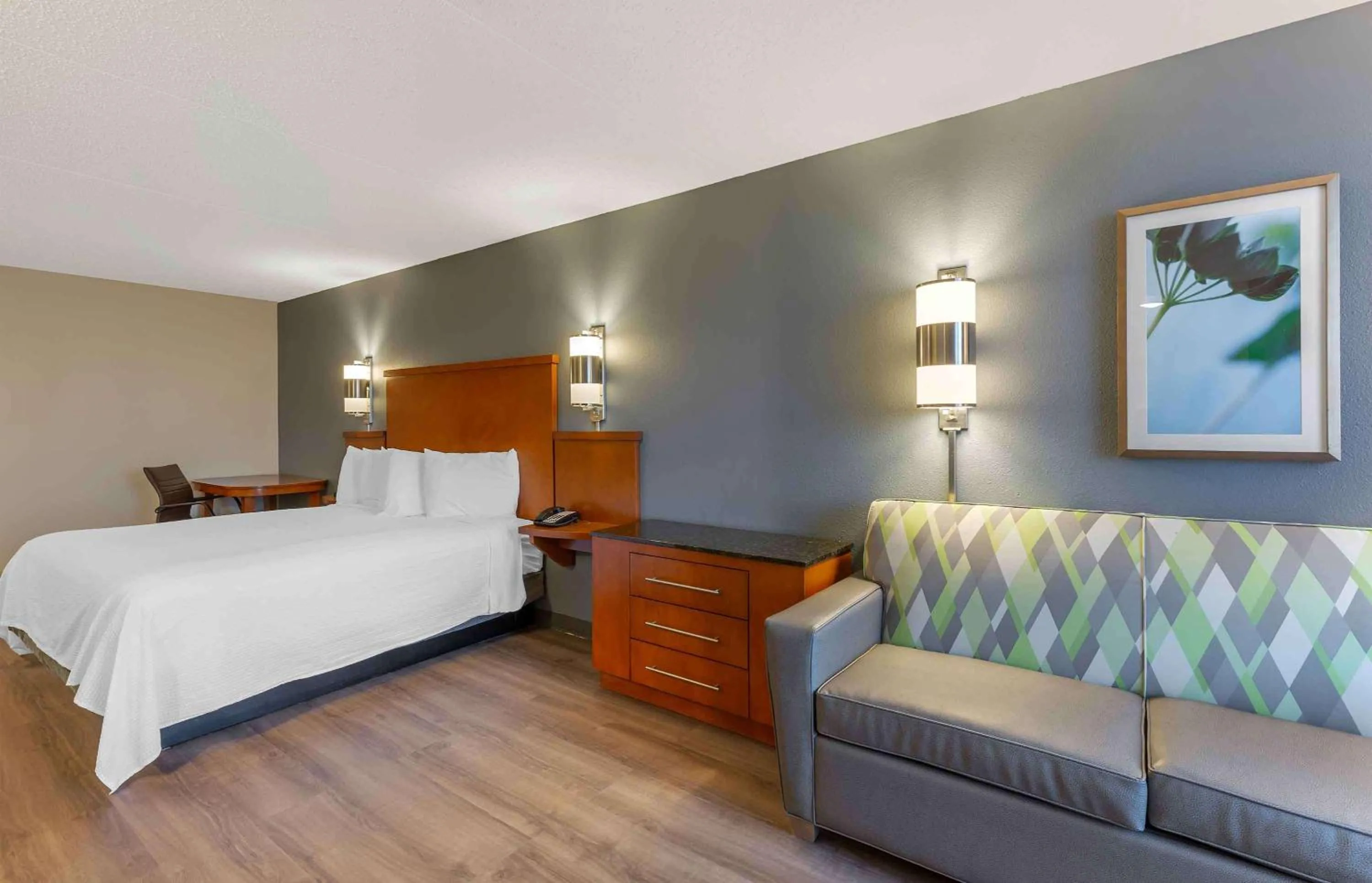 Bedroom, Bed in Extended Stay America Premier Suites - Cleveland - Independence