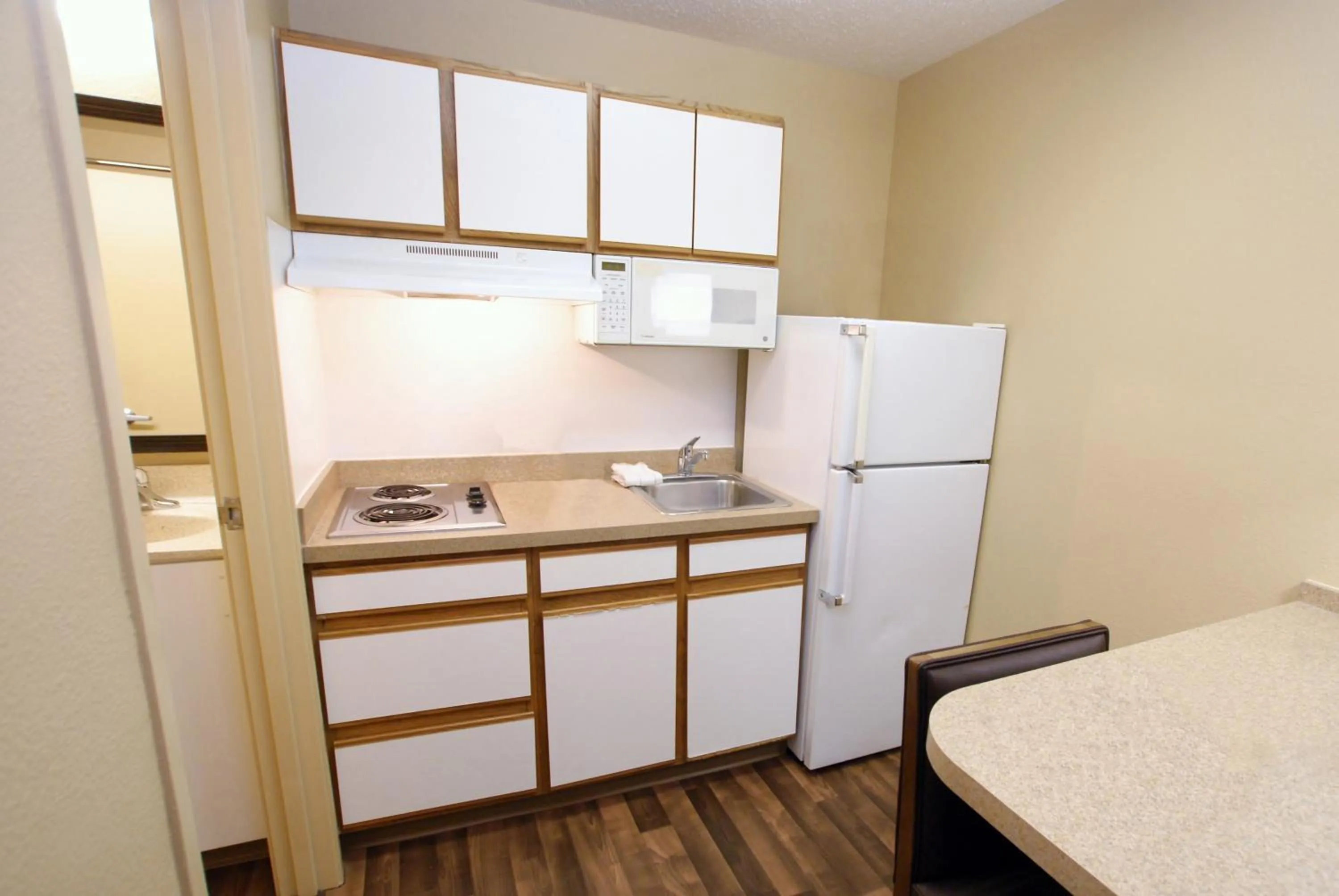 Kitchen or kitchenette in Extended Stay America Suites - Nashville - Franklin - Cool Springs