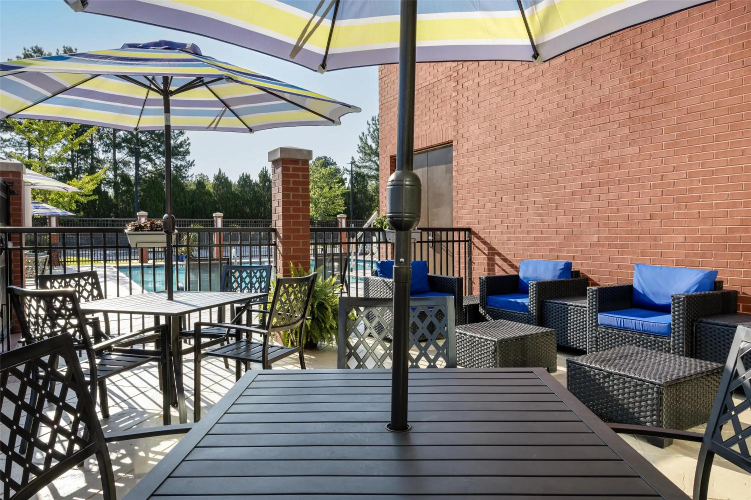 Swimming pool in Hyatt Place Memphis Germantown