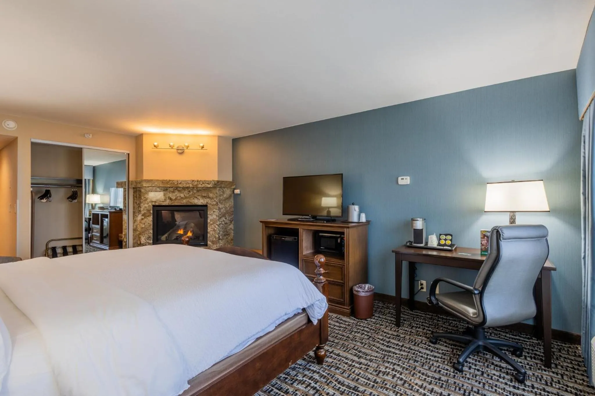 Photo of the whole room, Bed in Holiday Inn South Jordan - SLC South by IHG