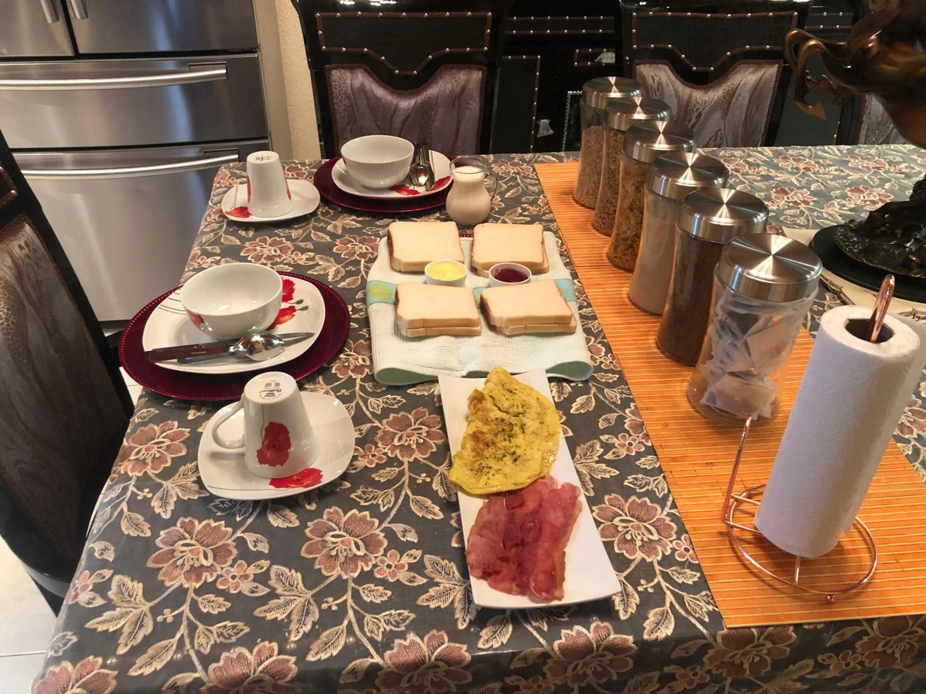 Coffee/tea facilities in Naomi's Place