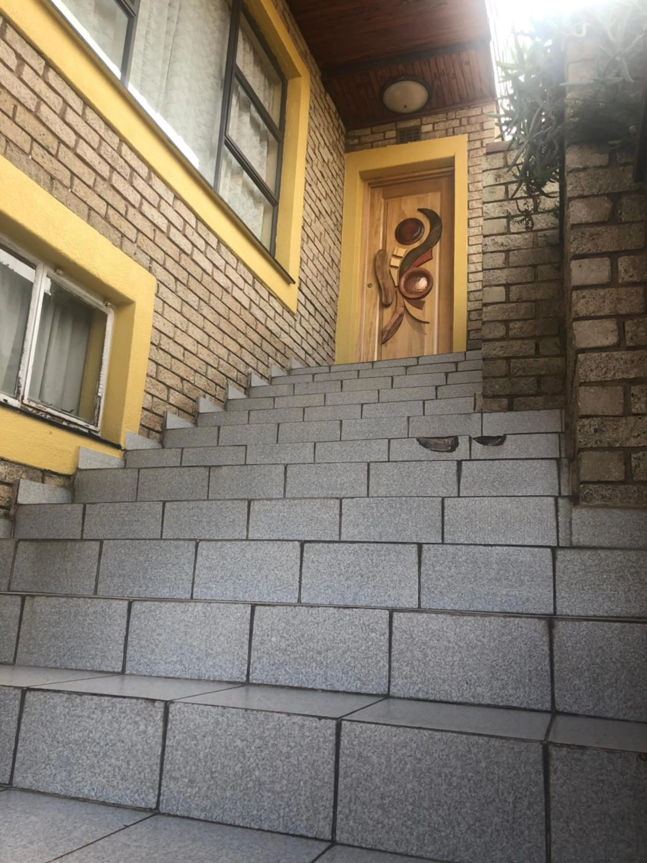 Facade/entrance in Naomi's Place