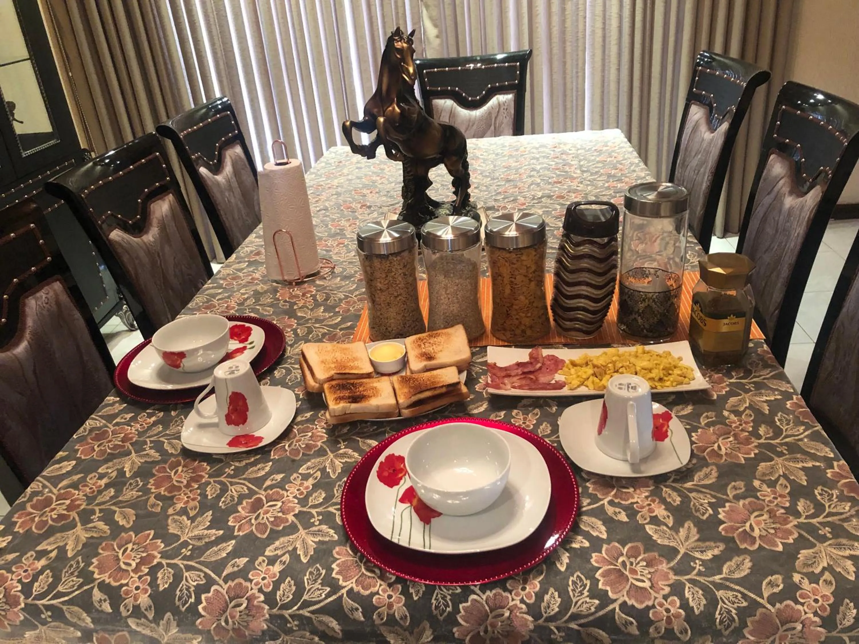 Restaurant/places to eat in Naomi's Place