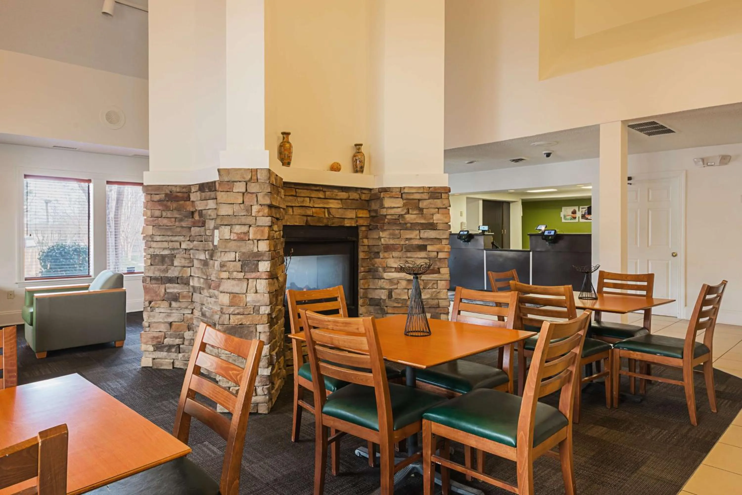 Restaurant/places to eat in Studio 6-Greensboro, NC