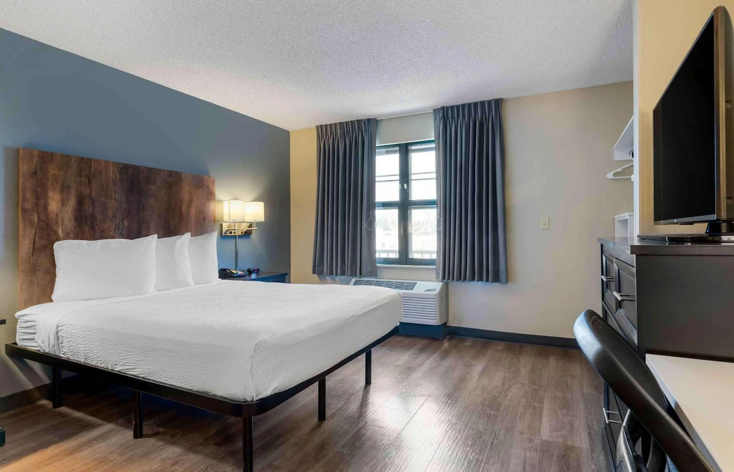 Bedroom, Bed in Extended Stay America Suites - San Ramon - Bishop Ranch - East