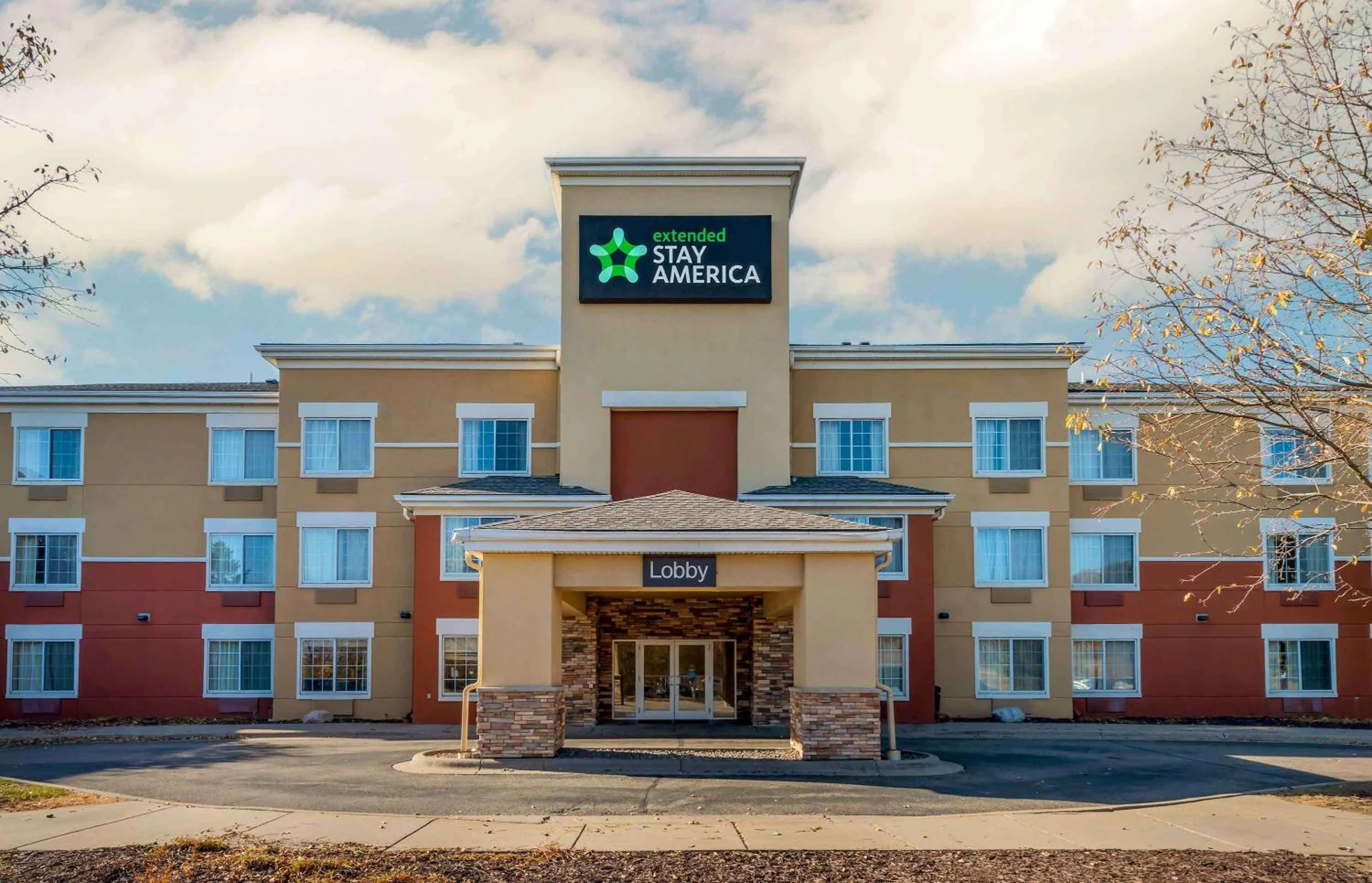 Property building in Extended Stay America Suites - Minneapolis - Airport - Eagan - North
