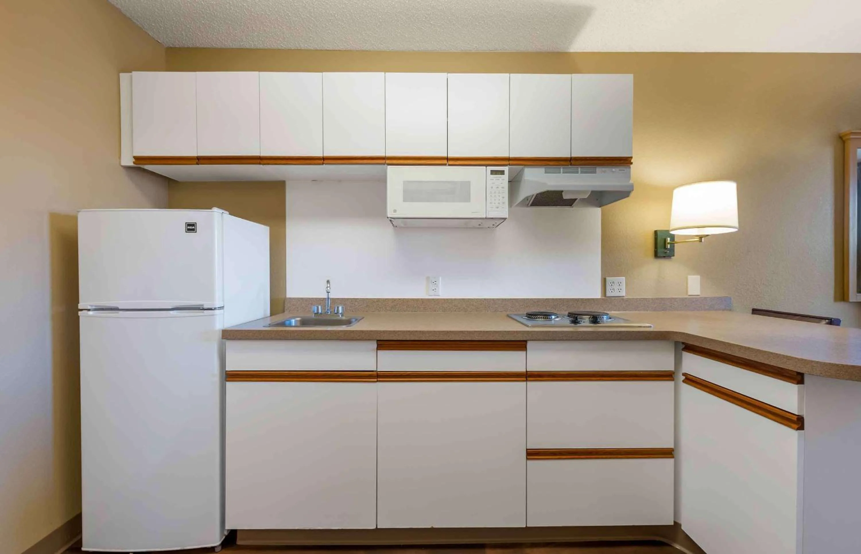 Kitchen or kitchenette in Extended Stay America Suites - Minneapolis - Airport - Eagan - North