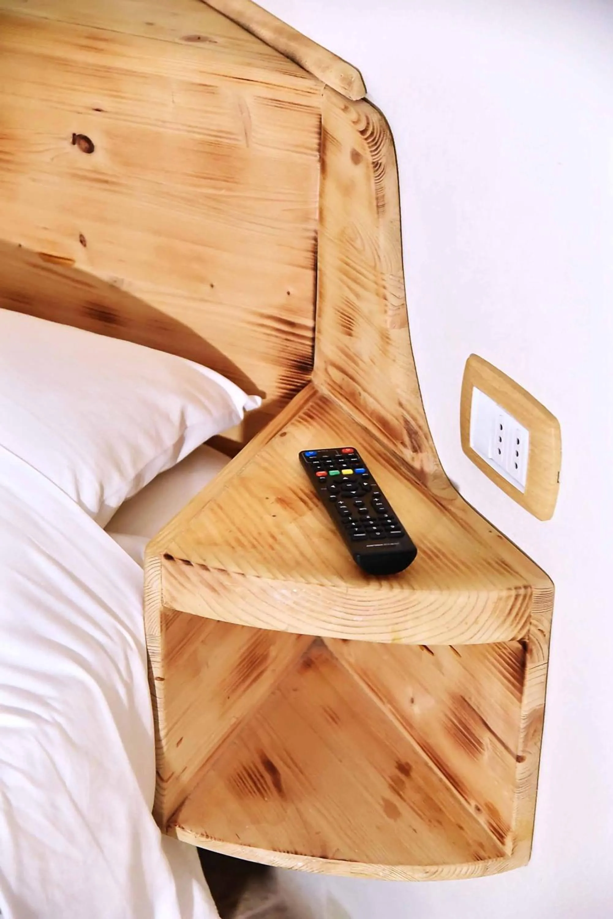 Decorative detail, Bed in l'angolo di Gaudì, alcoba Blanca