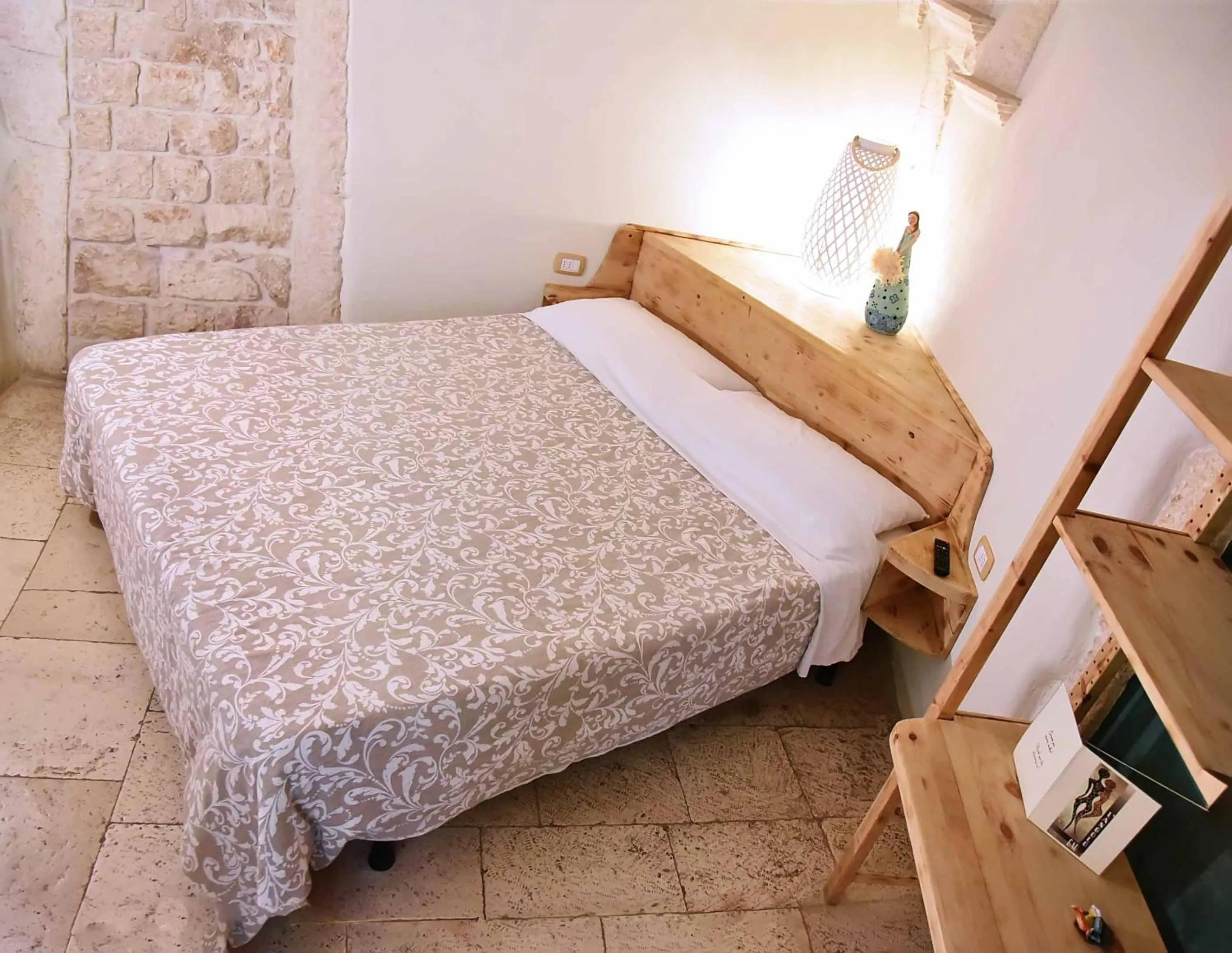 Bed in l'angolo di Gaudì, alcoba Blanca