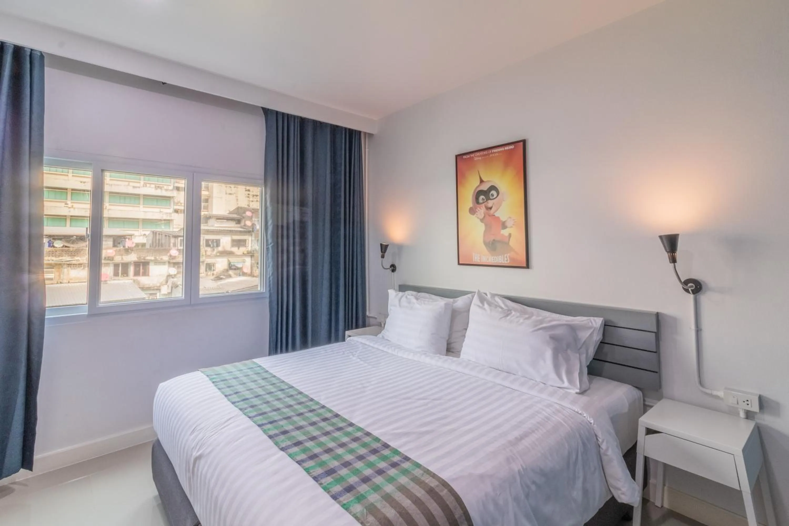 Bedroom, Bed in Every Surawong