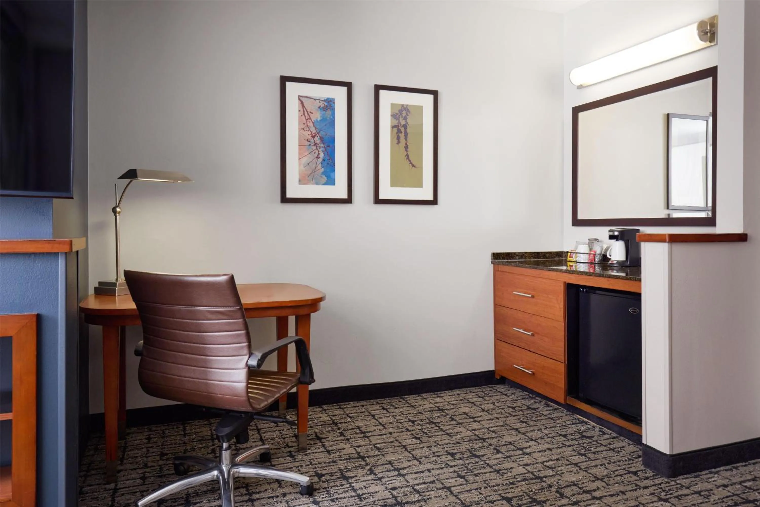 Bedroom in Hyatt Place Salt Lake City Downtown / The Gateway